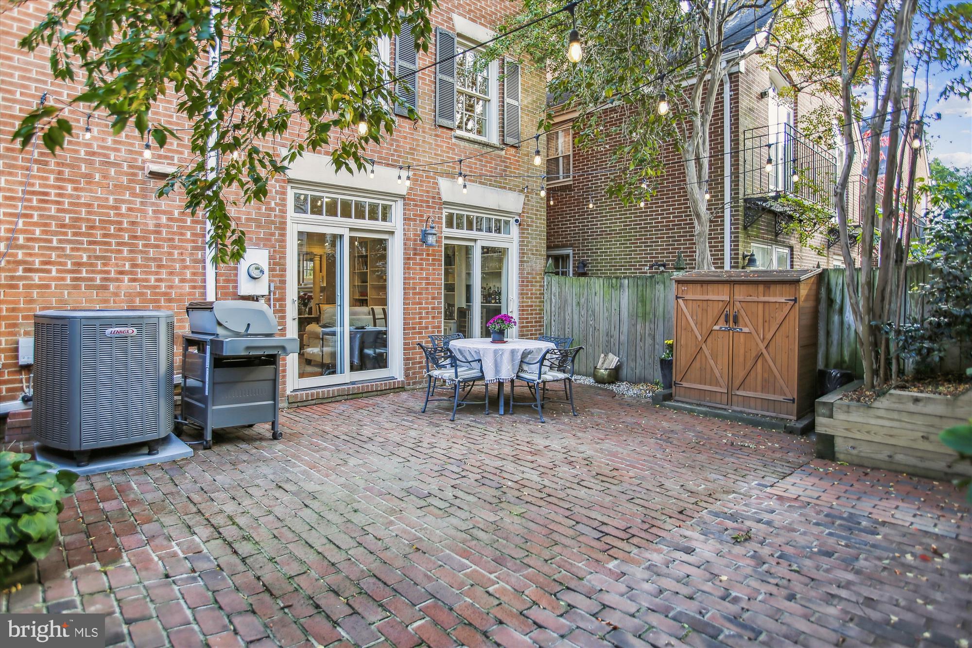 OLD TOWN ALEXANDRIA - Residential