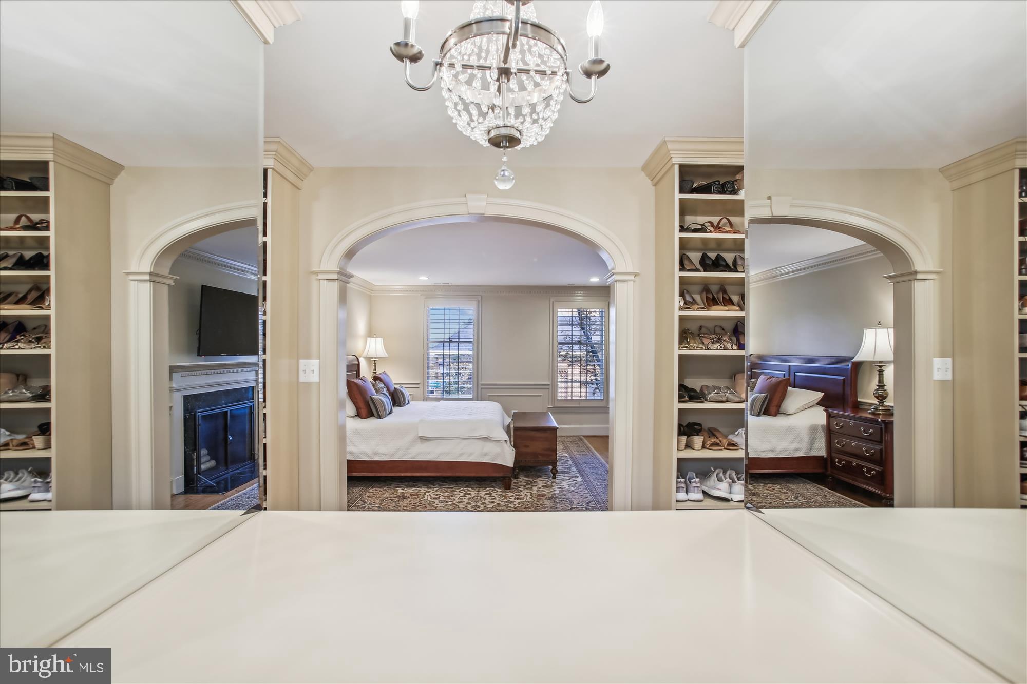 OLD TOWN ALEXANDRIA - Residential