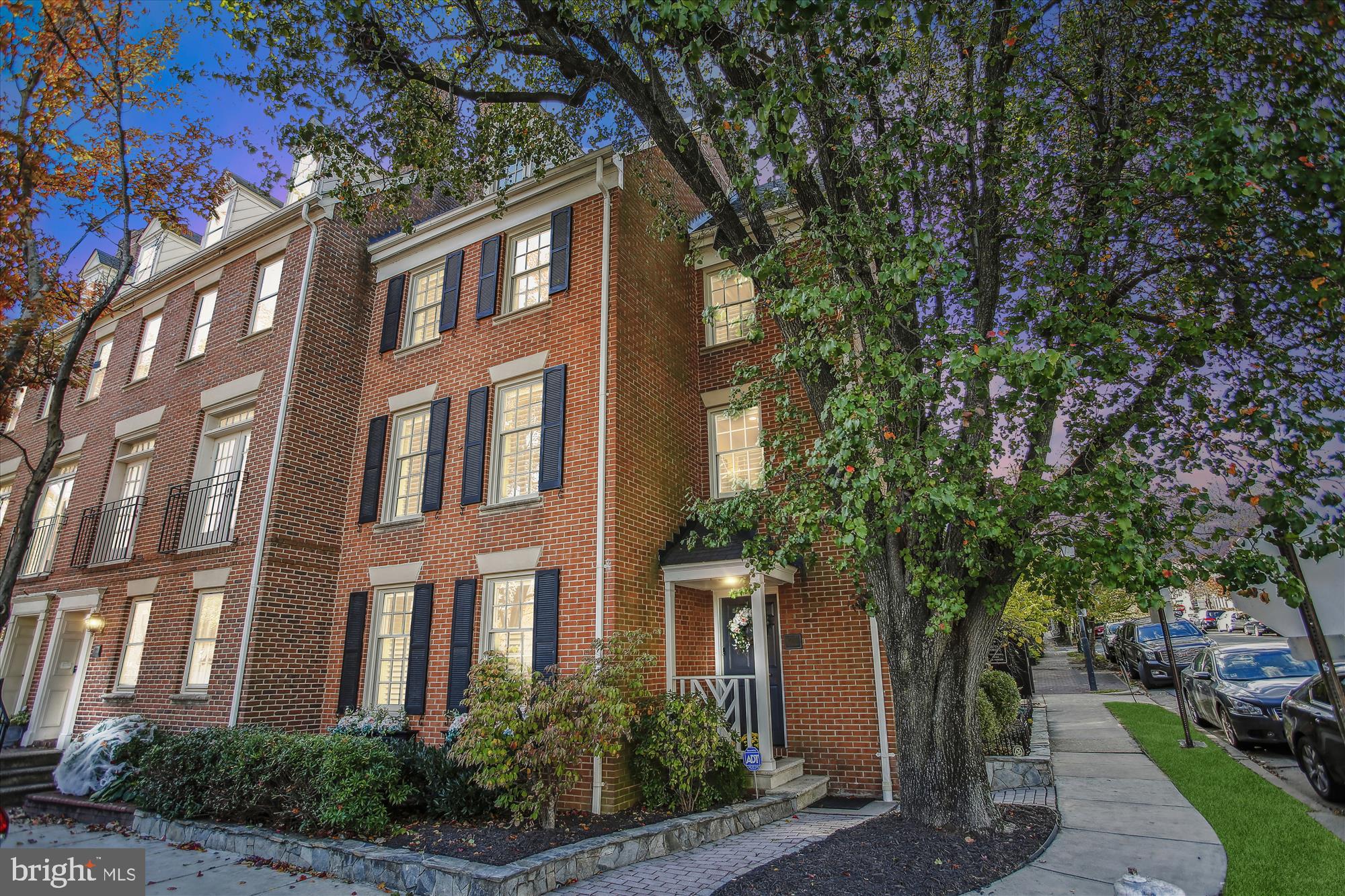 OLD TOWN ALEXANDRIA - Residential
