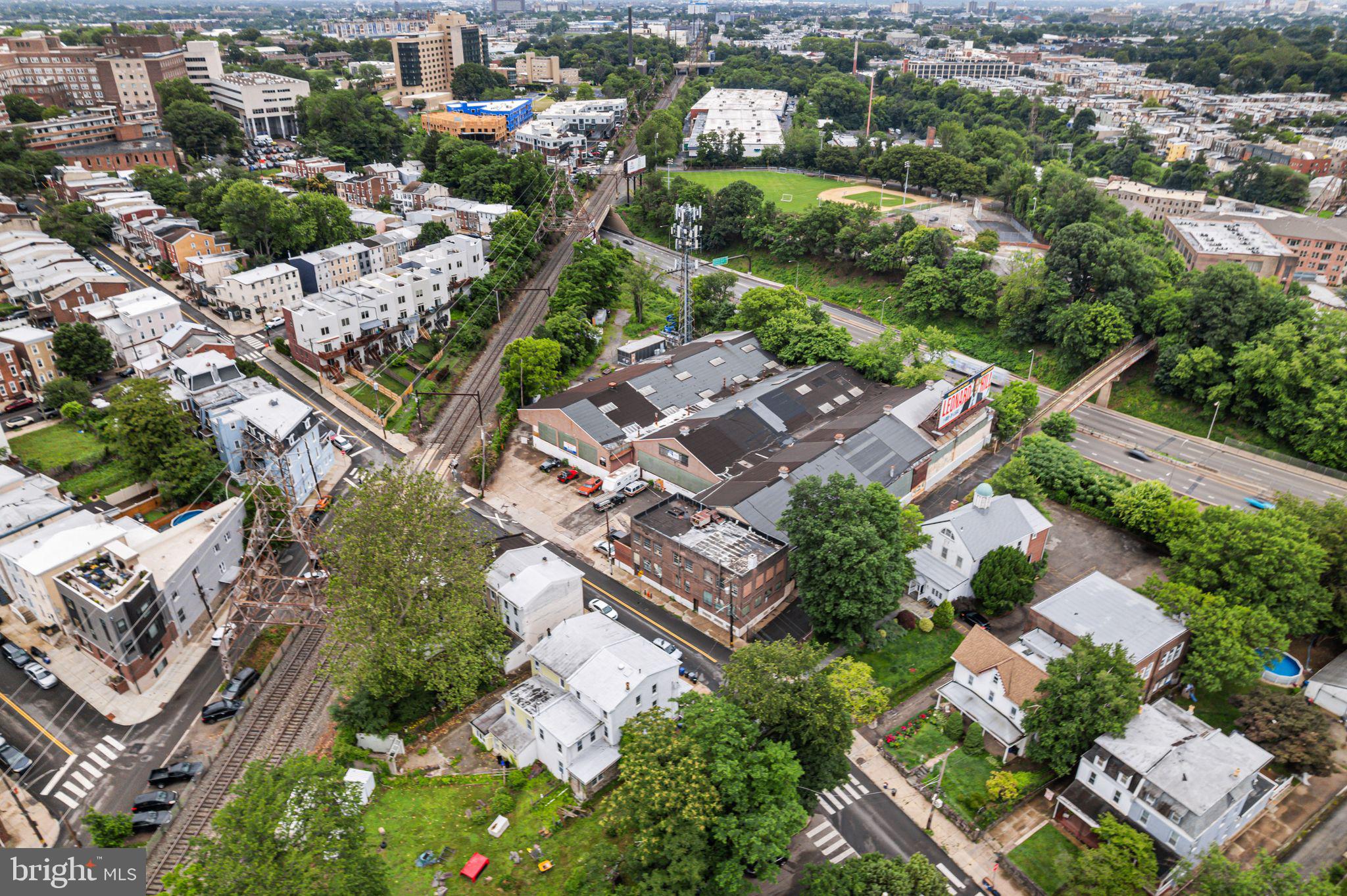 EAST FALLS - Commercial Sale