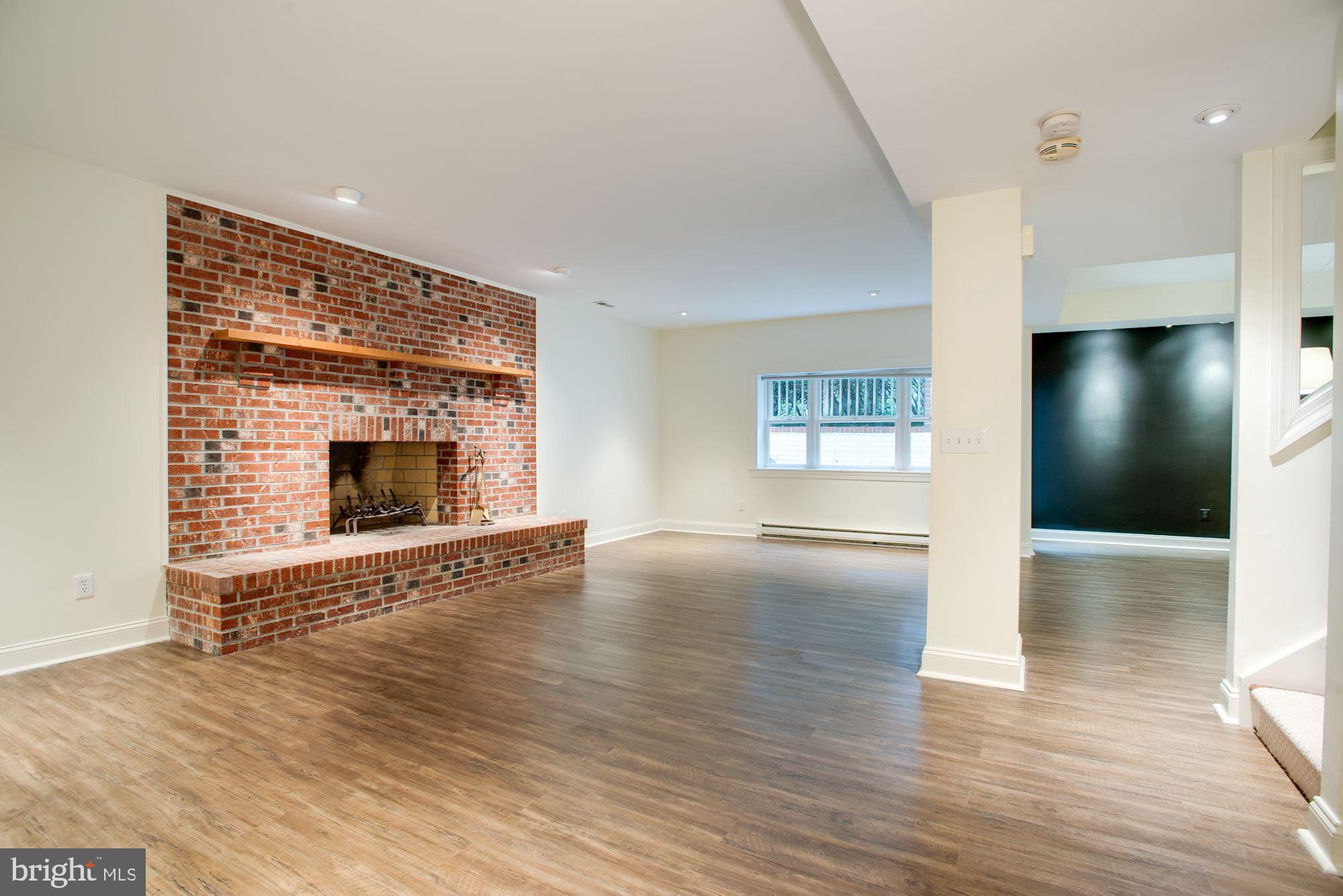 CONGRESSIONAL MANOR - Residential