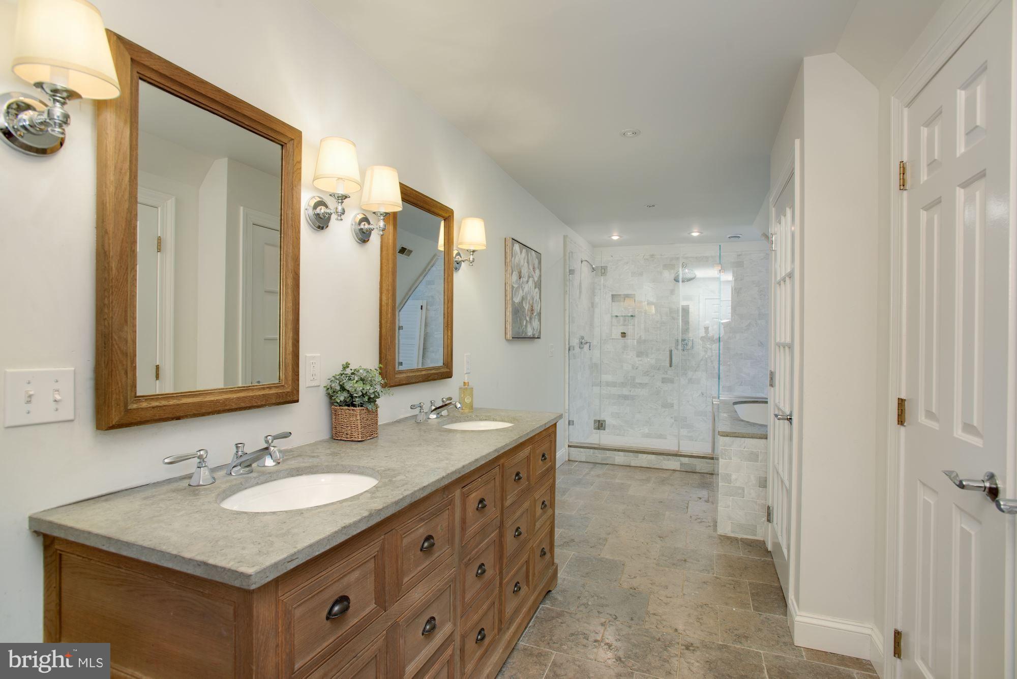 CONGRESSIONAL MANOR - Residential