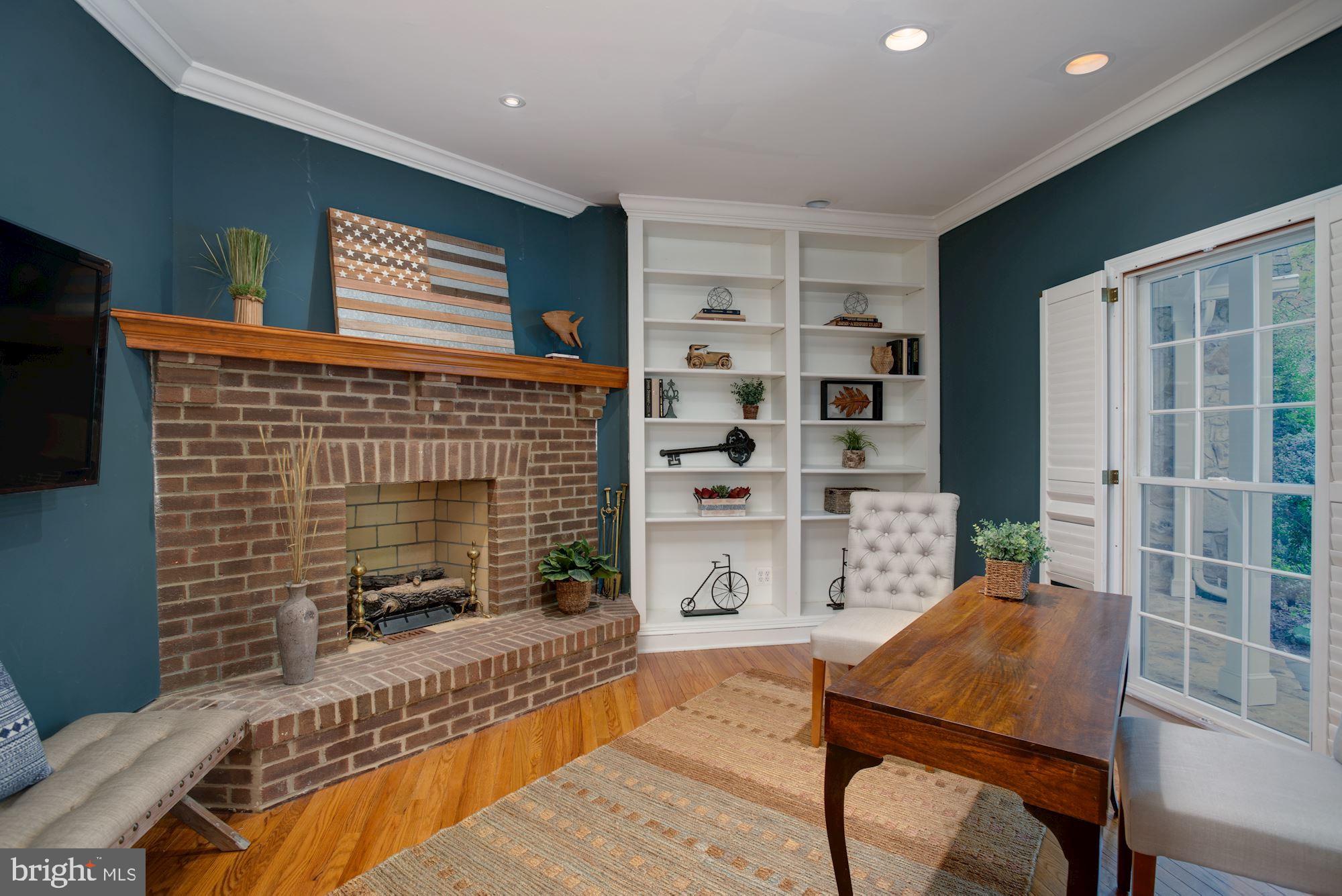 CONGRESSIONAL MANOR - Residential