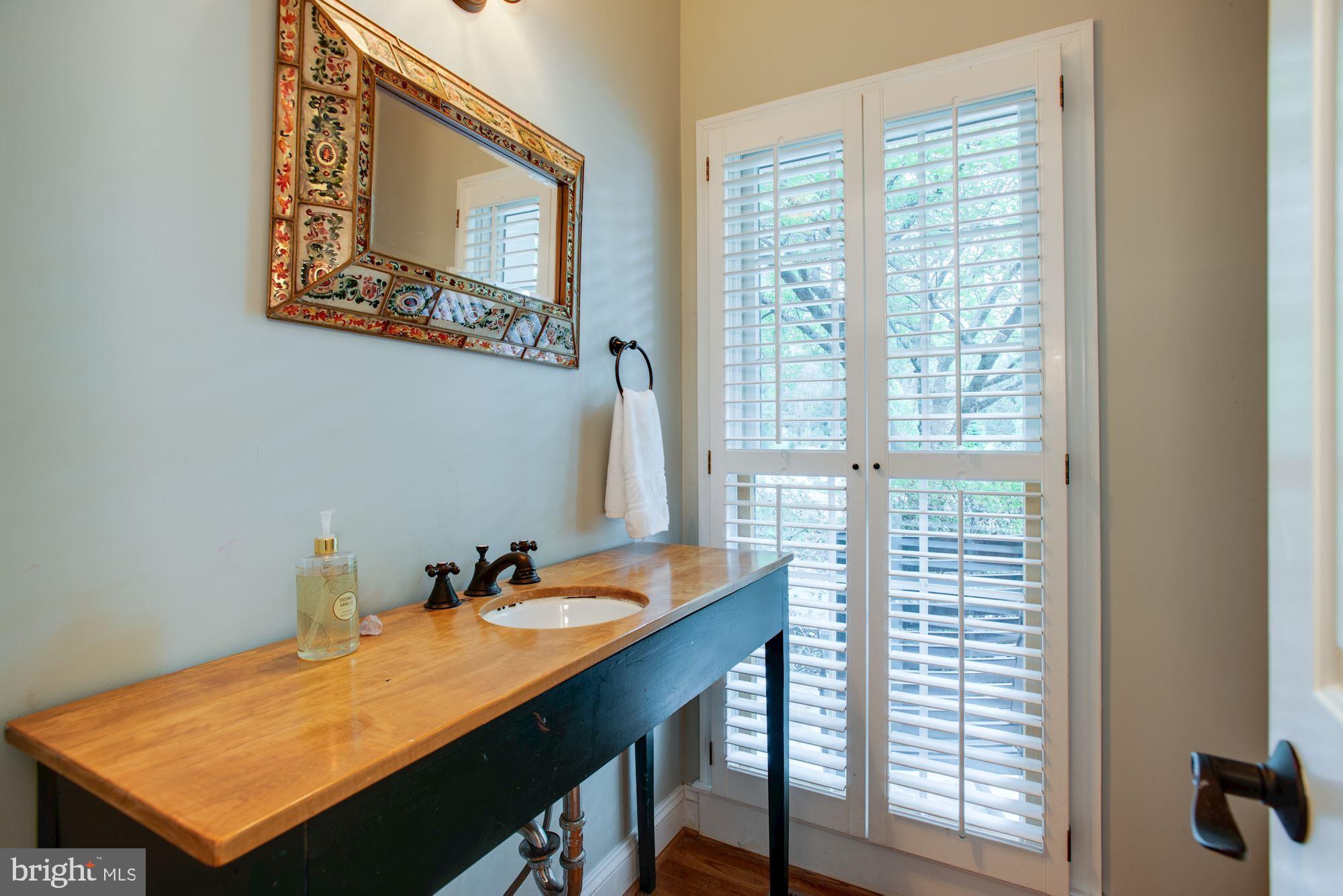 CONGRESSIONAL MANOR - Residential