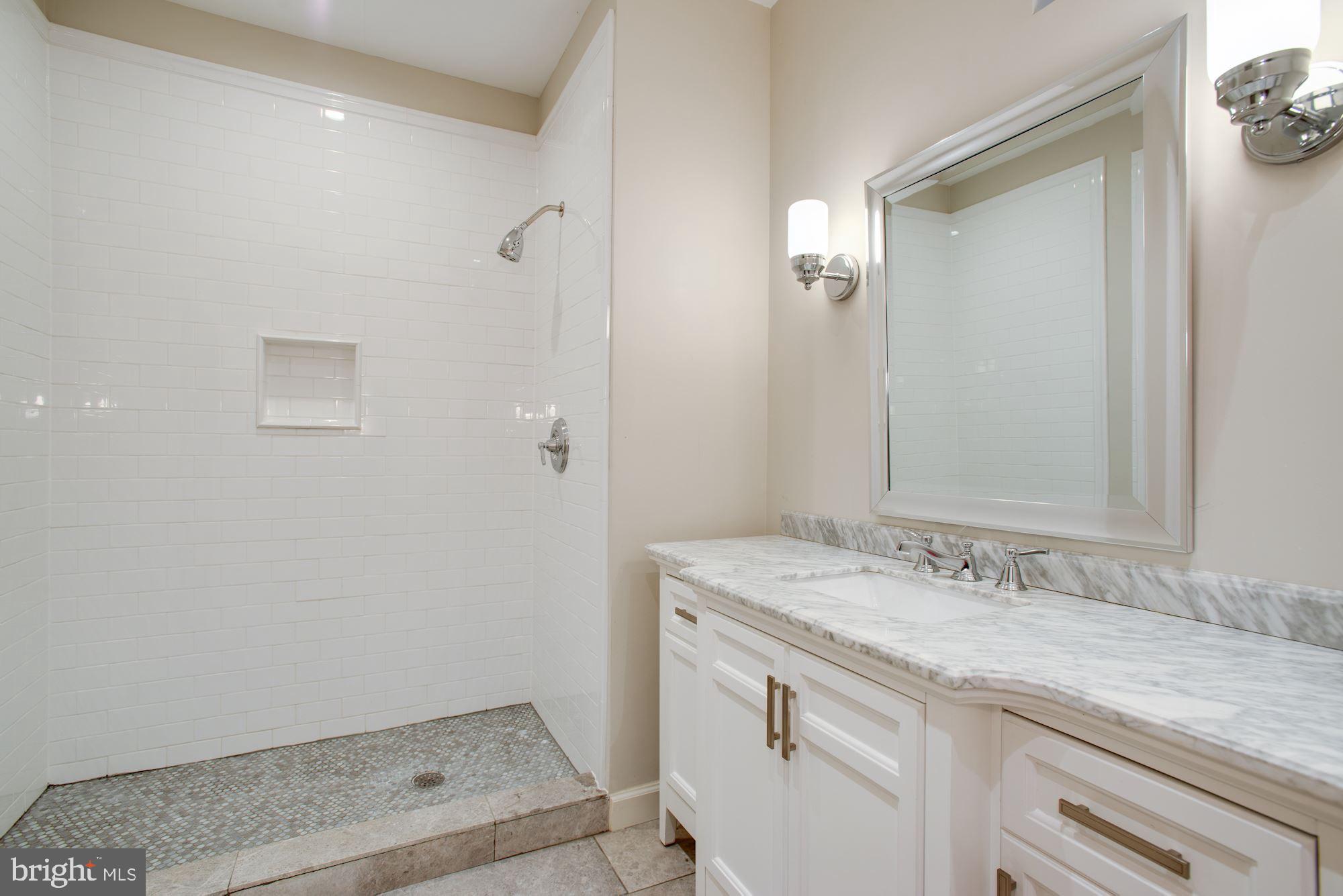 CONGRESSIONAL MANOR - Residential