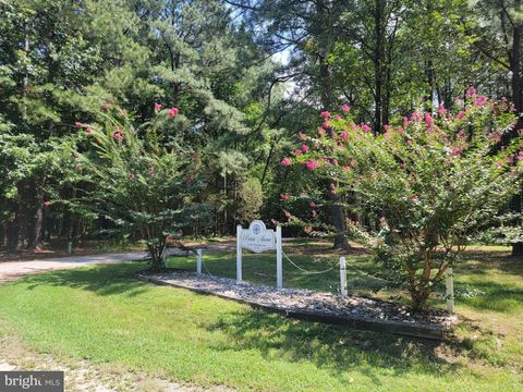 Vacant Land For Sale - 000 Point Anne Drive<br/> Middlesex County, HARTFIELD, VA 23071