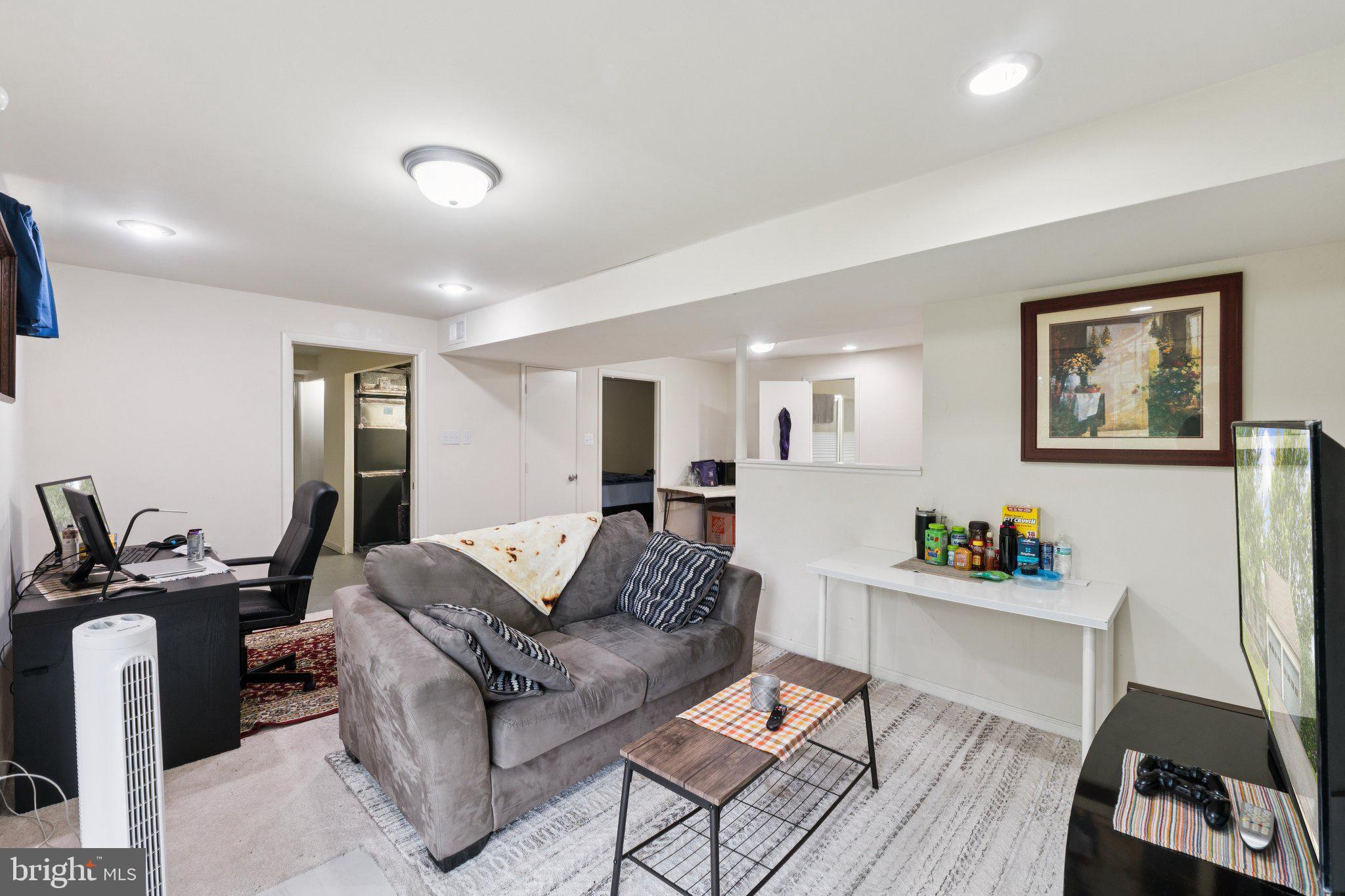 FLOWER HILL - Residential