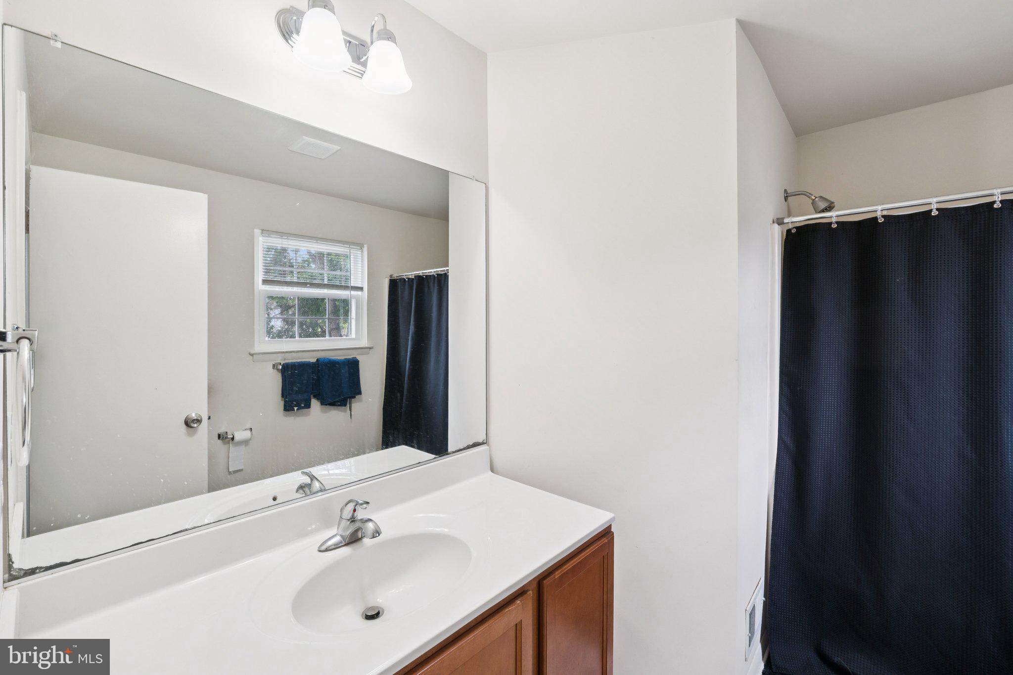 FLOWER HILL - Residential