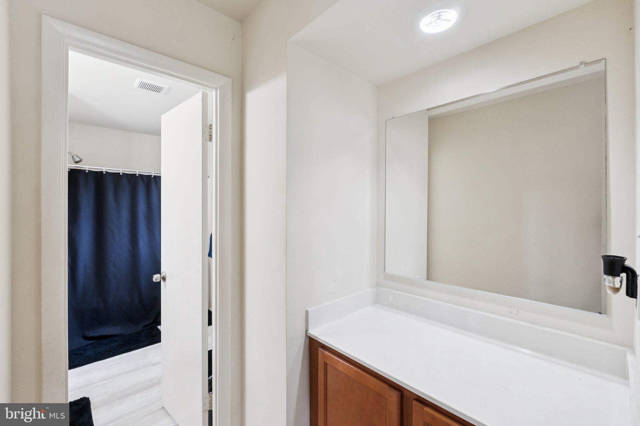 FLOWER HILL - Residential