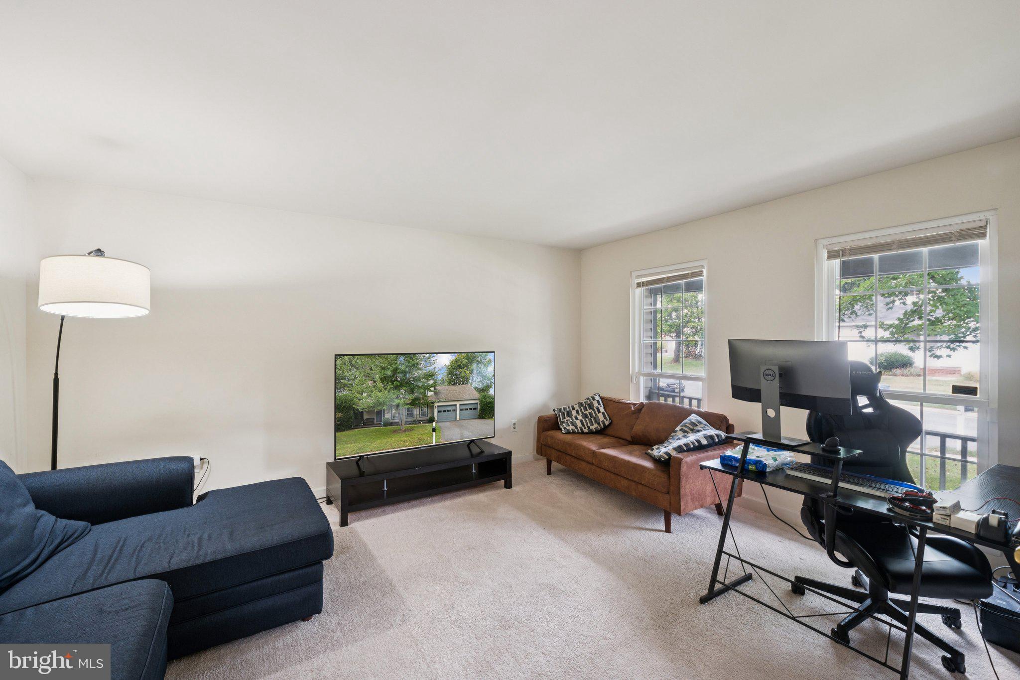 FLOWER HILL - Residential