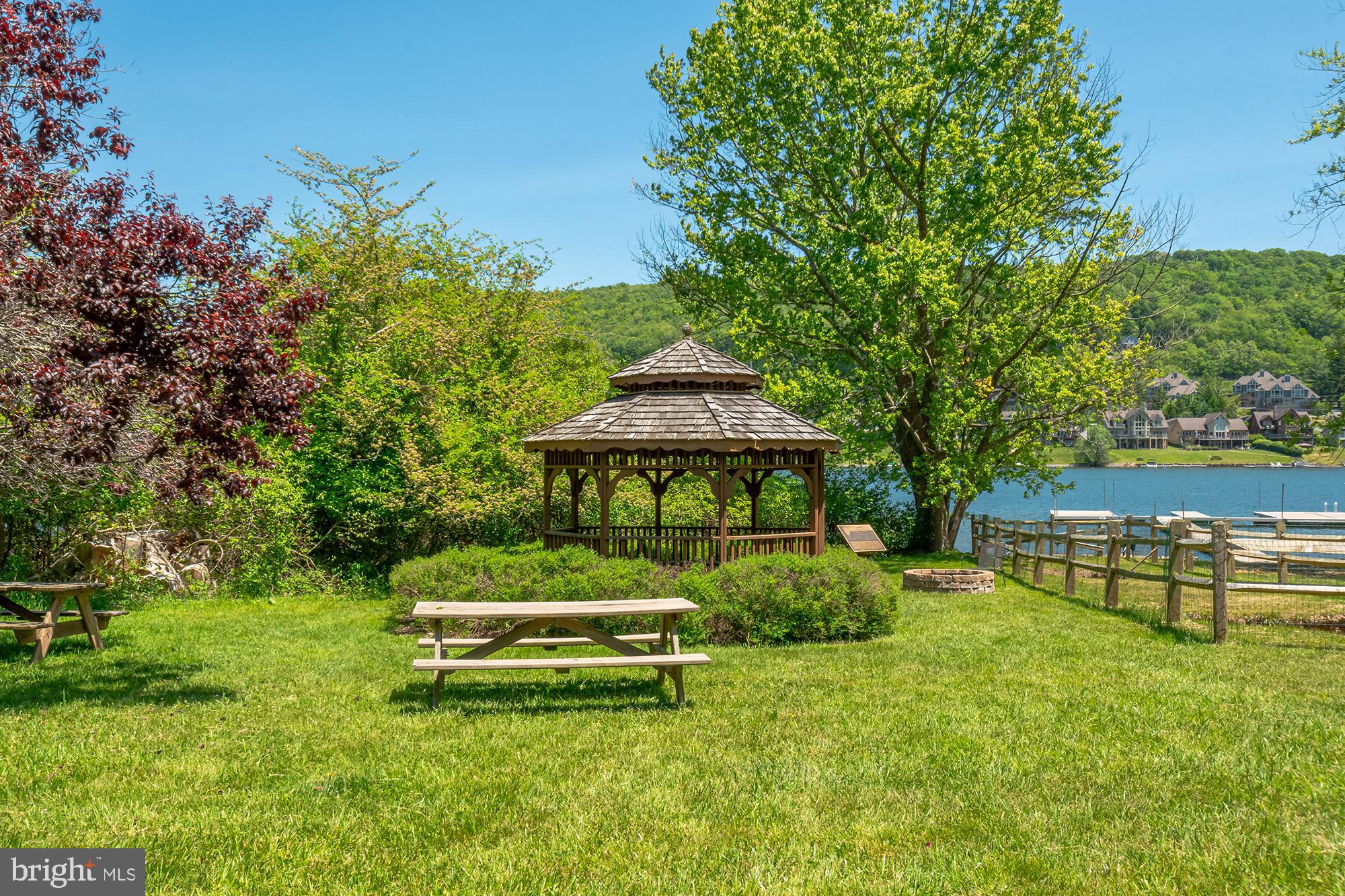 VILLAGES OF WISP - Residential