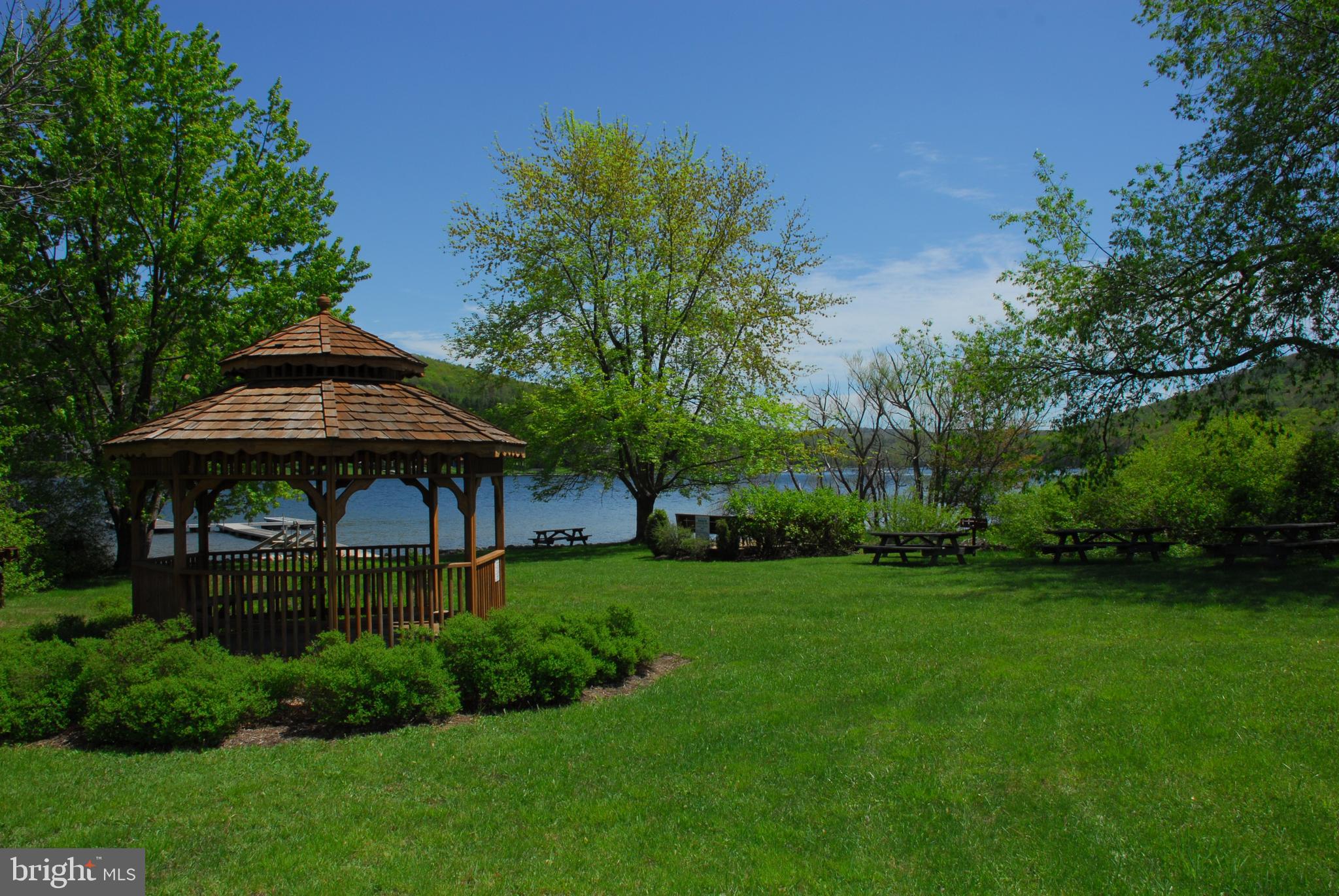 VILLAGES OF WISP - Residential