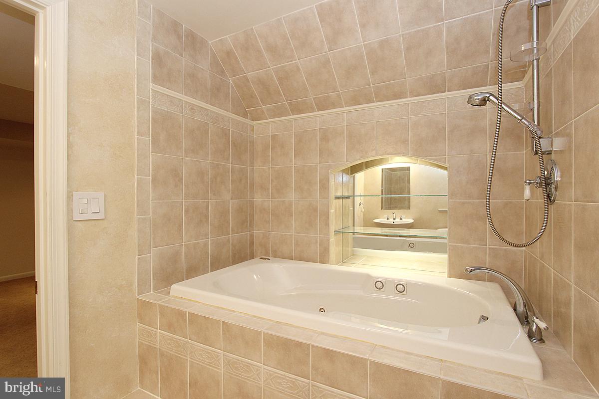 WHEYSTONE - Residential Lease