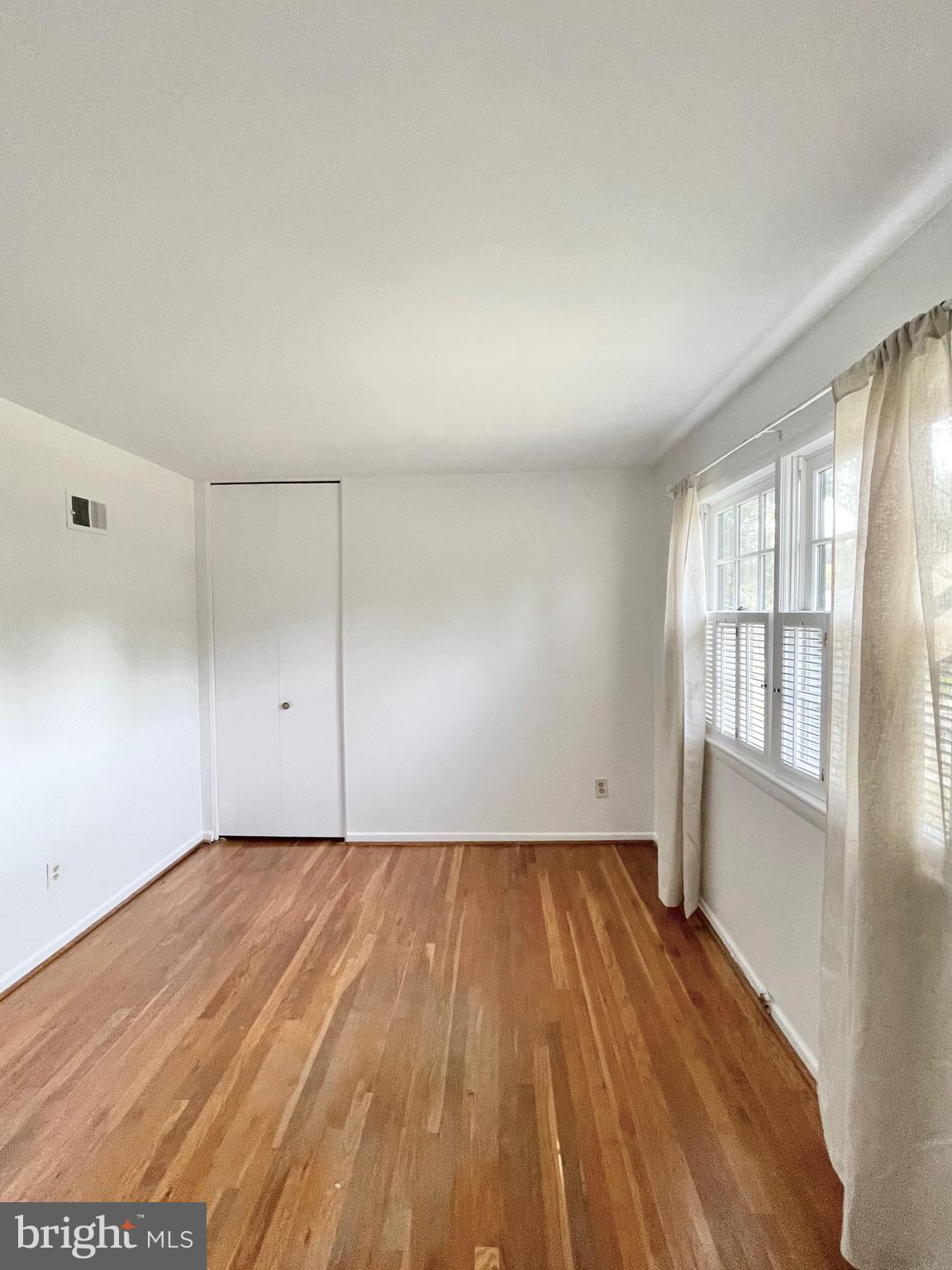 RIVERSIDE ESTATES - Residential Lease