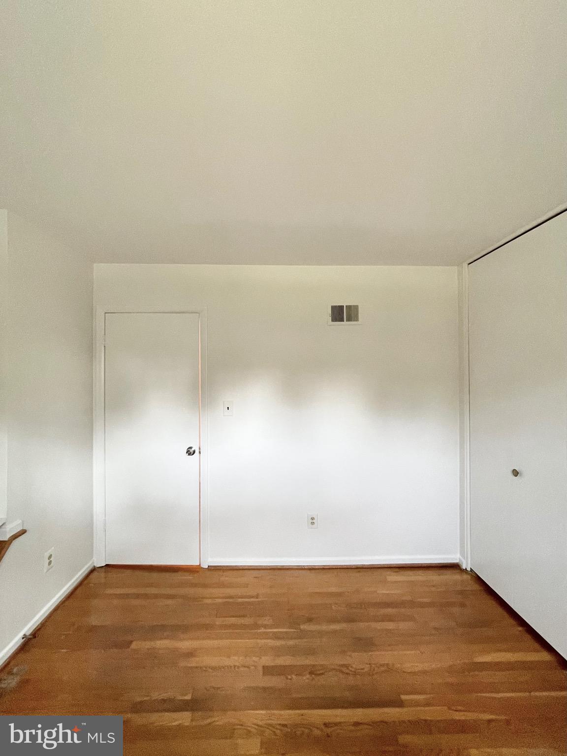 RIVERSIDE ESTATES - Residential Lease