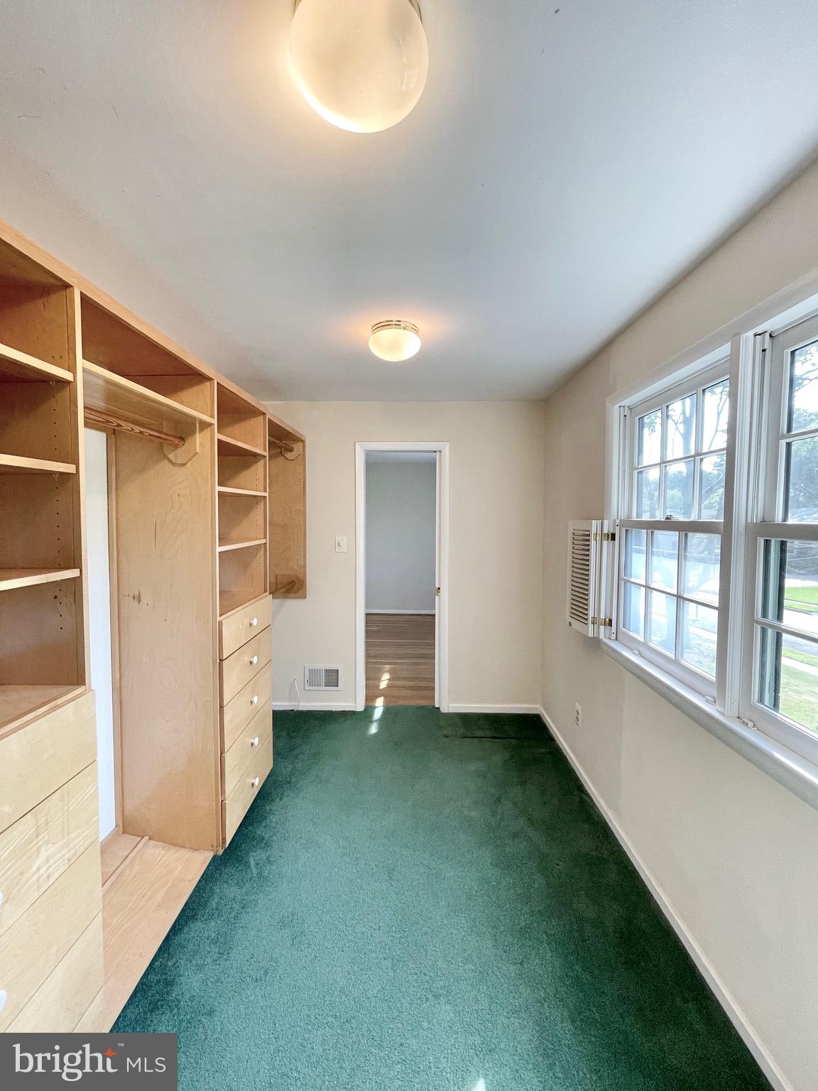 RIVERSIDE ESTATES - Residential Lease