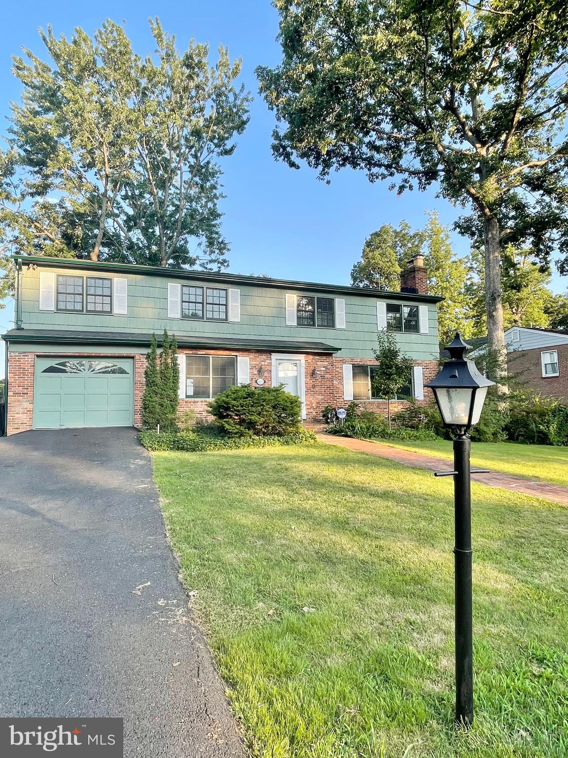 RIVERSIDE ESTATES - Residential Lease