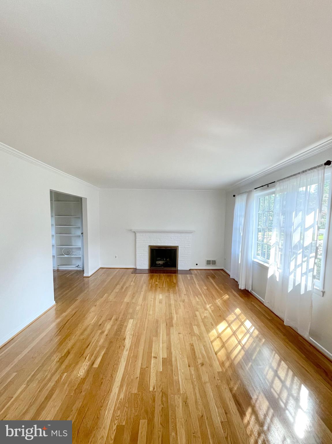 RIVERSIDE ESTATES - Residential Lease