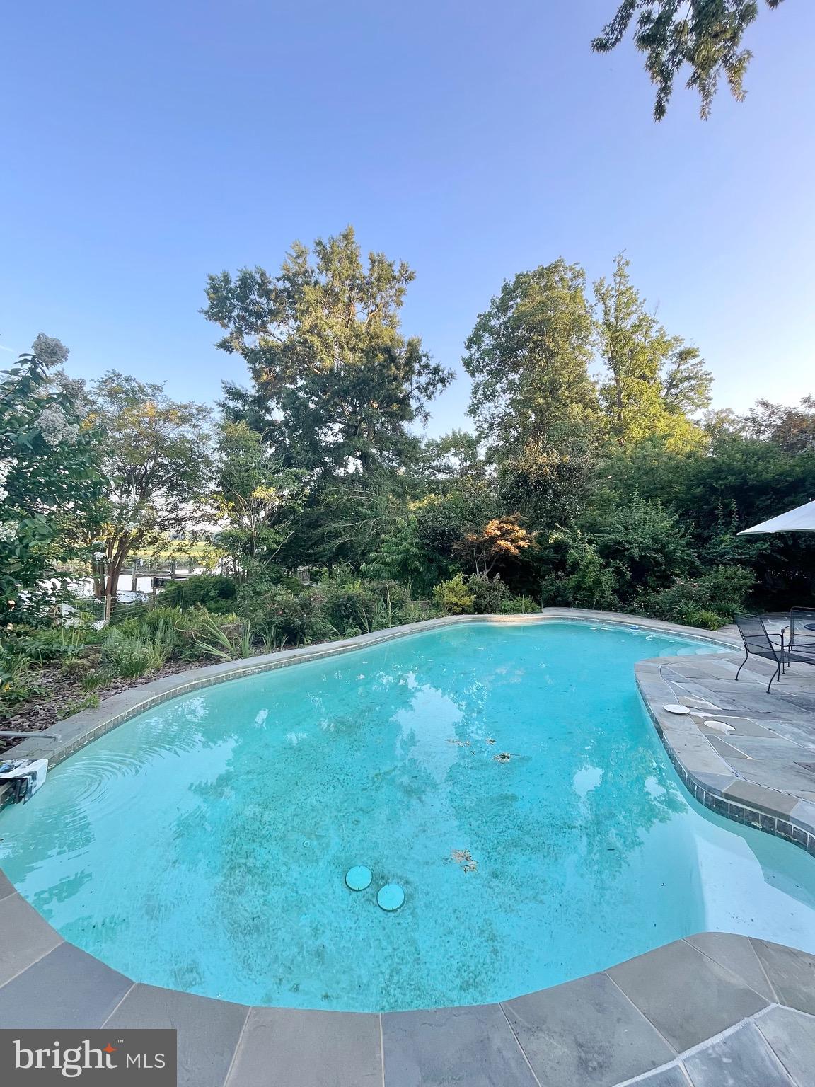 RIVERSIDE ESTATES - Residential Lease