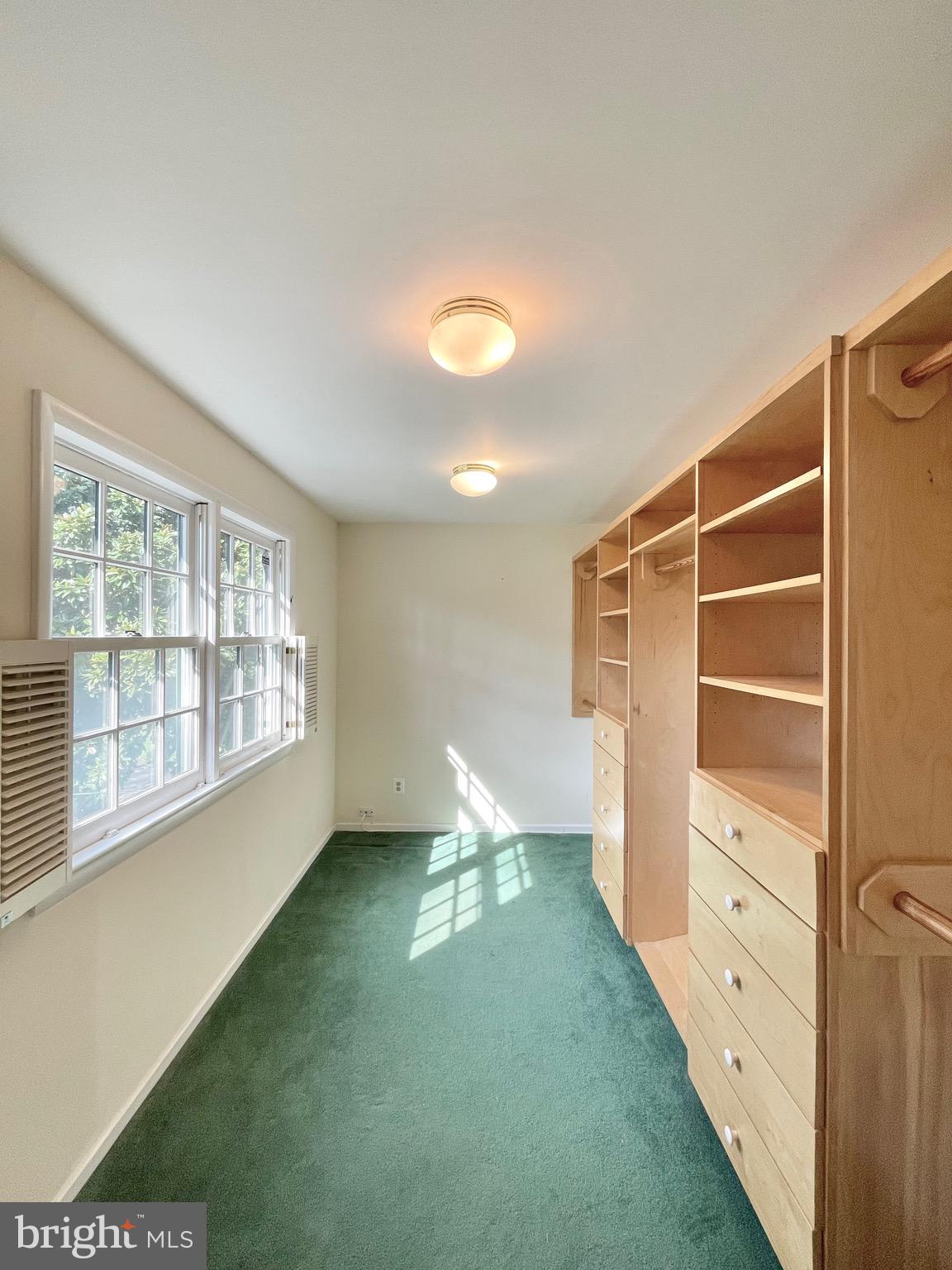 RIVERSIDE ESTATES - Residential Lease