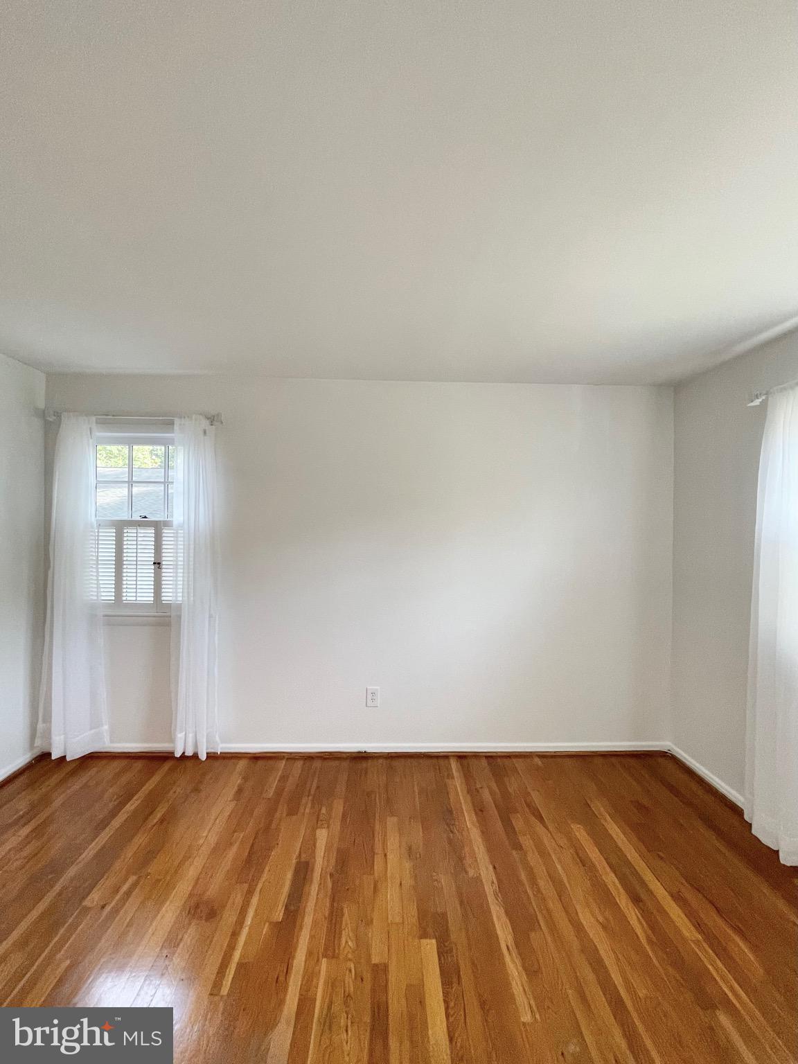 RIVERSIDE ESTATES - Residential Lease