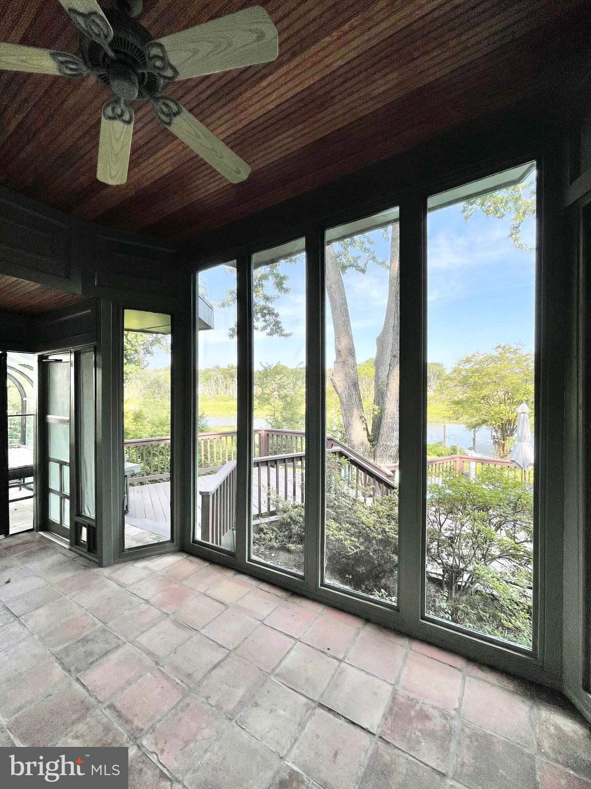 RIVERSIDE ESTATES - Residential Lease