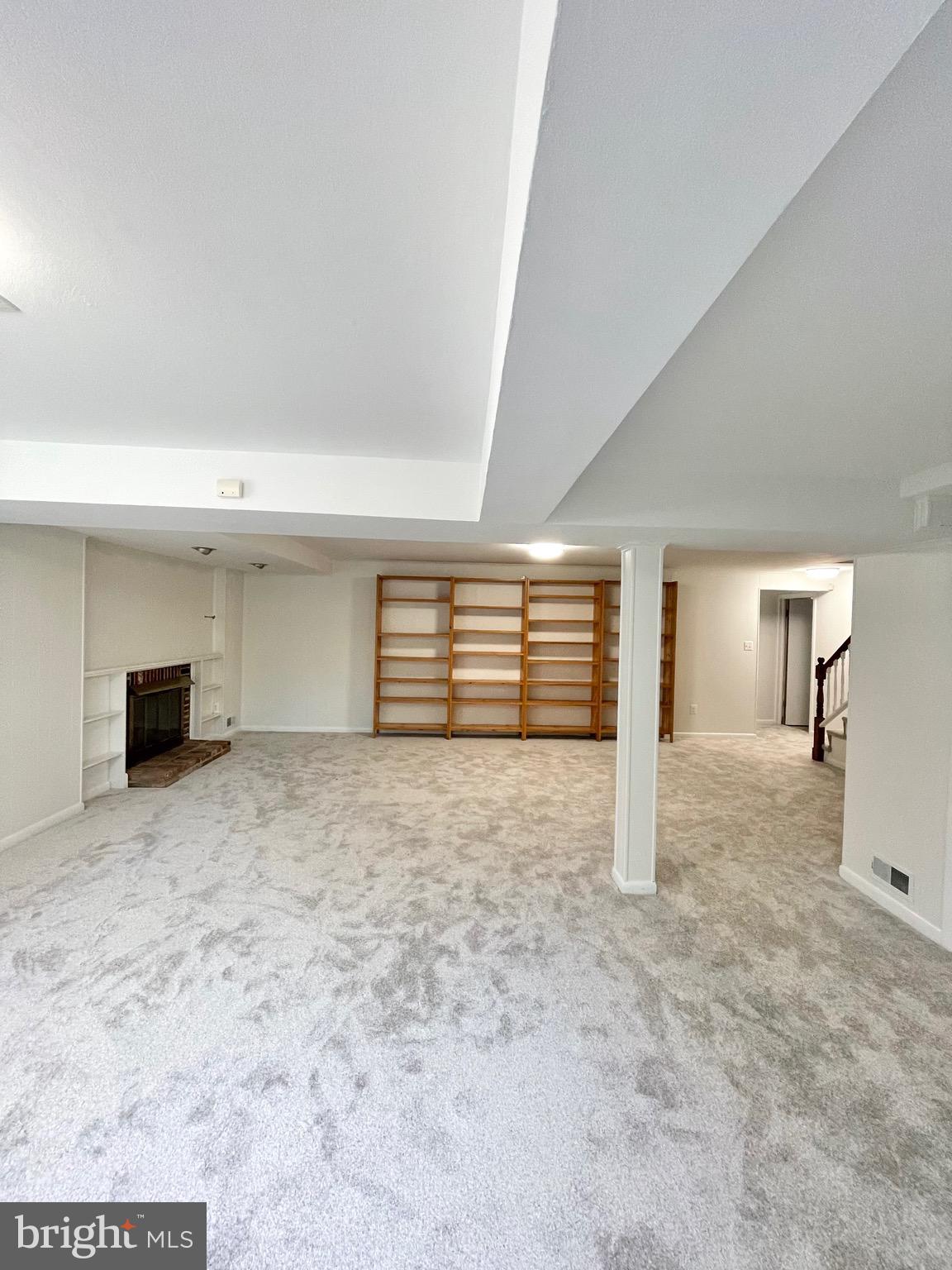 RIVERSIDE ESTATES - Residential Lease