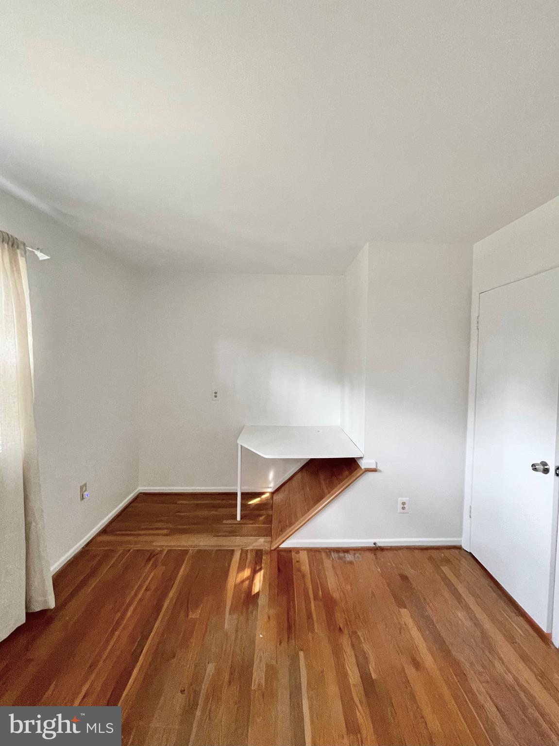 RIVERSIDE ESTATES - Residential Lease