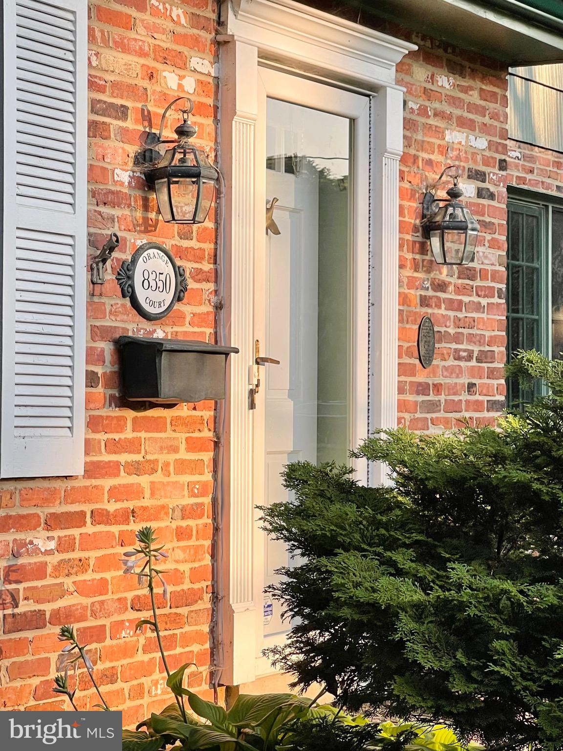 RIVERSIDE ESTATES - Residential Lease