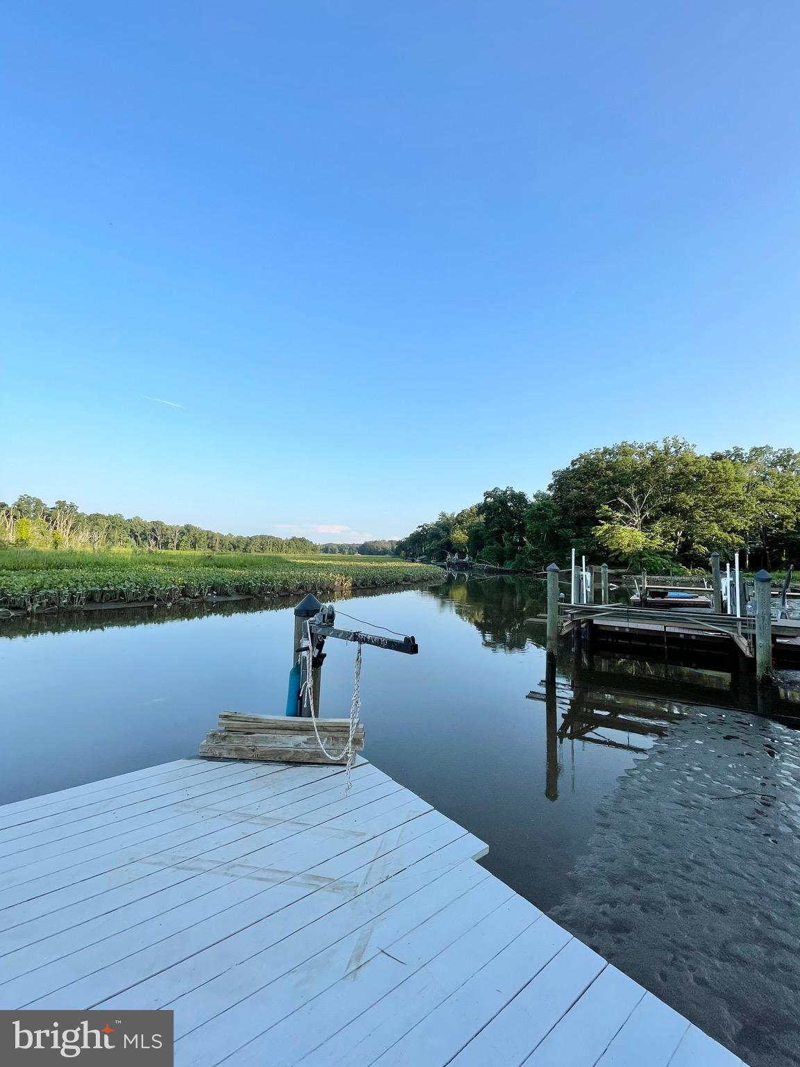 RIVERSIDE ESTATES - Residential Lease