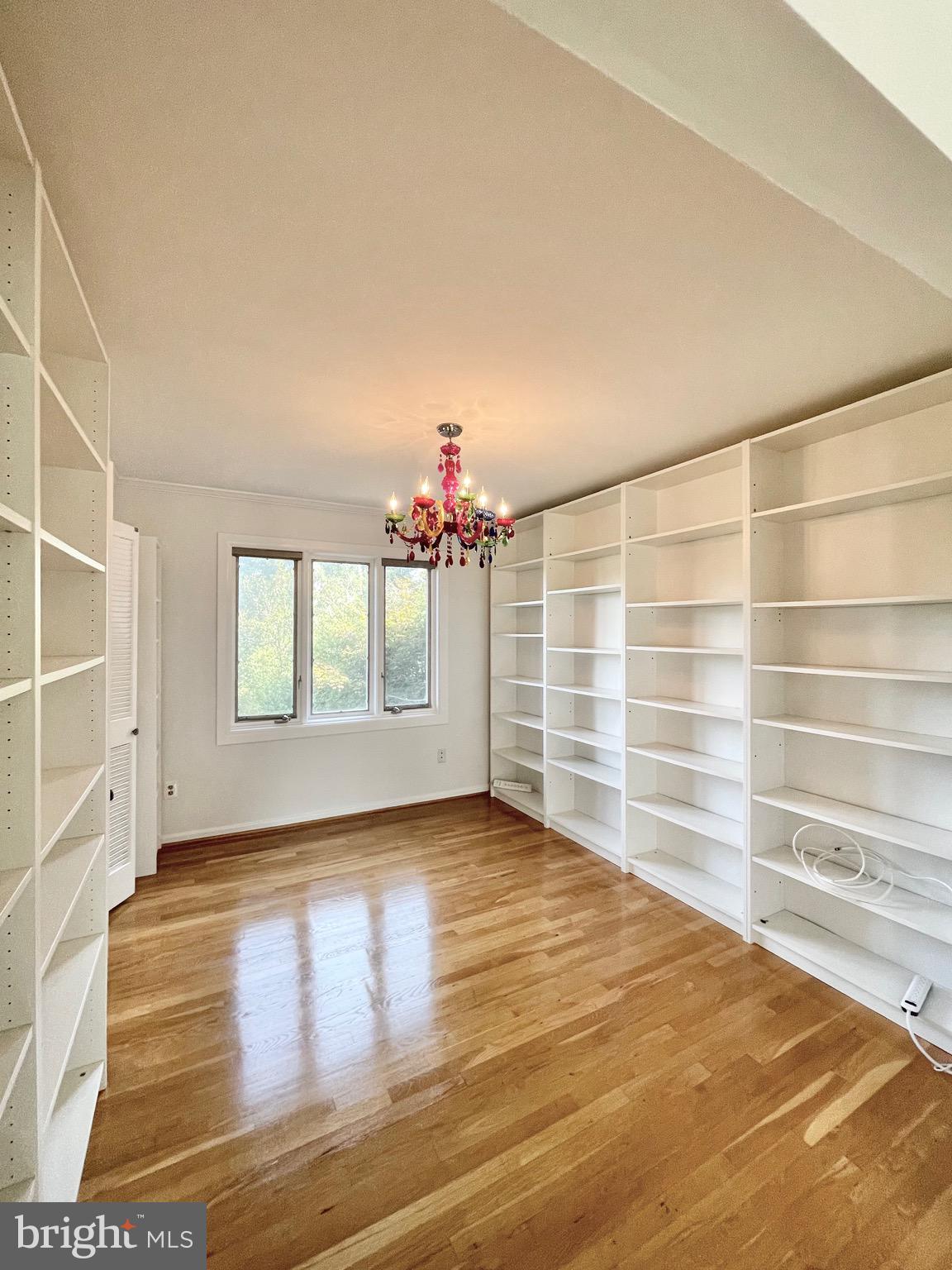 RIVERSIDE ESTATES - Residential Lease