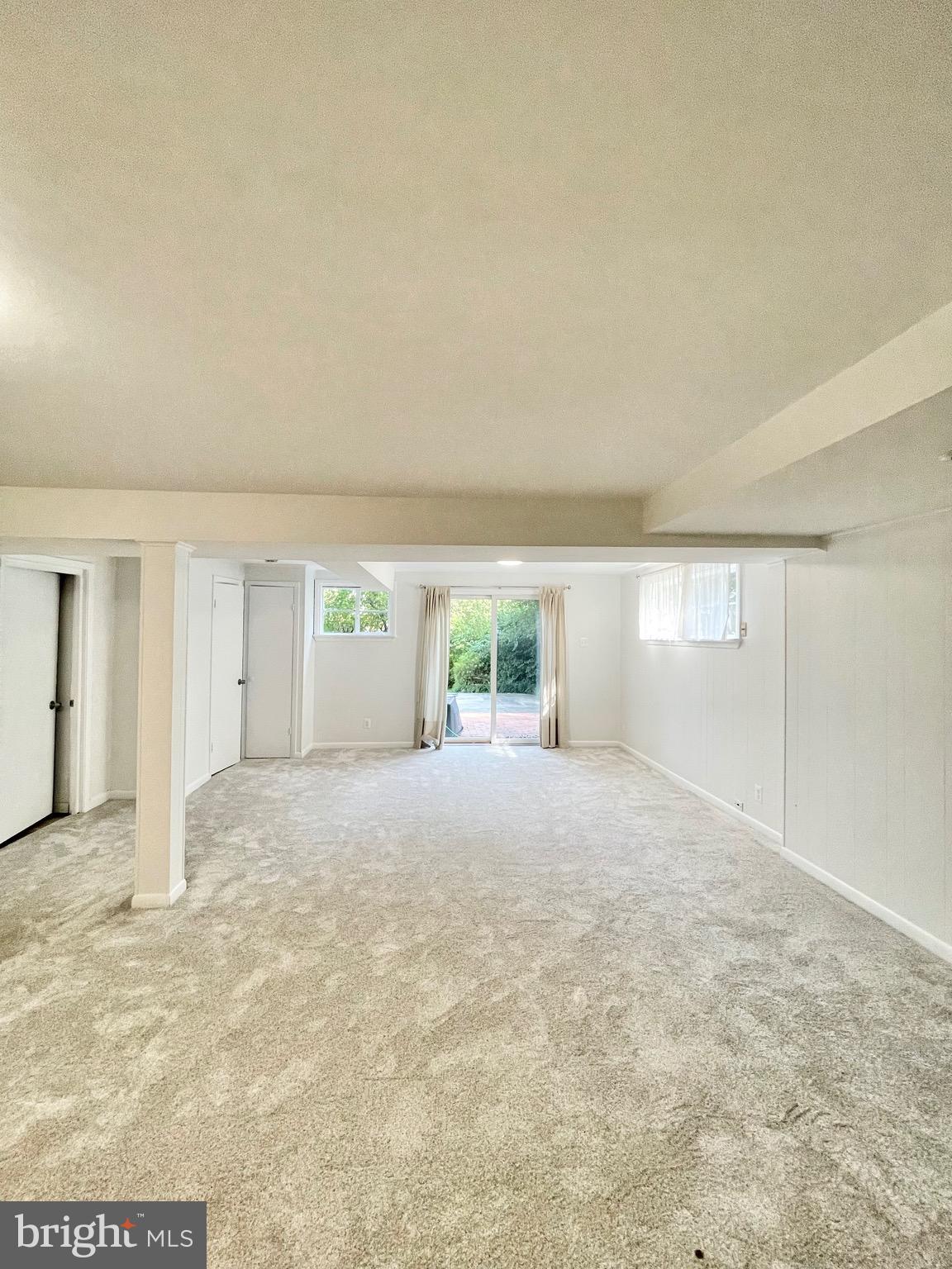 RIVERSIDE ESTATES - Residential Lease