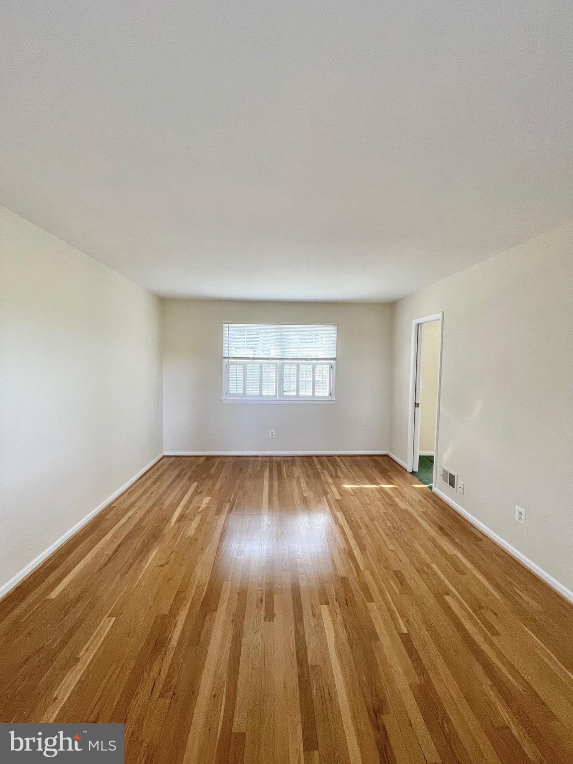 RIVERSIDE ESTATES - Residential Lease