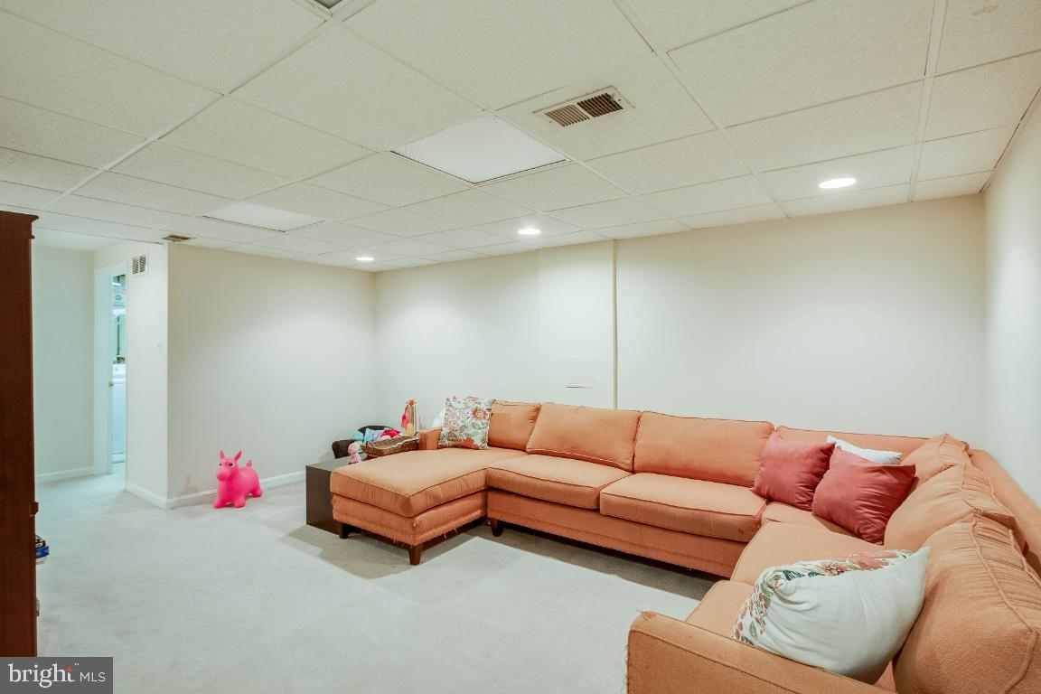 SOUTH KINGS STATION - Residential