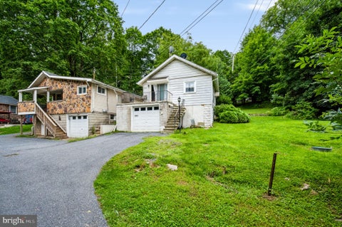 Multifamily For Sale - 2242 Edgewood Avenue<br/> EASTON, PA 18045