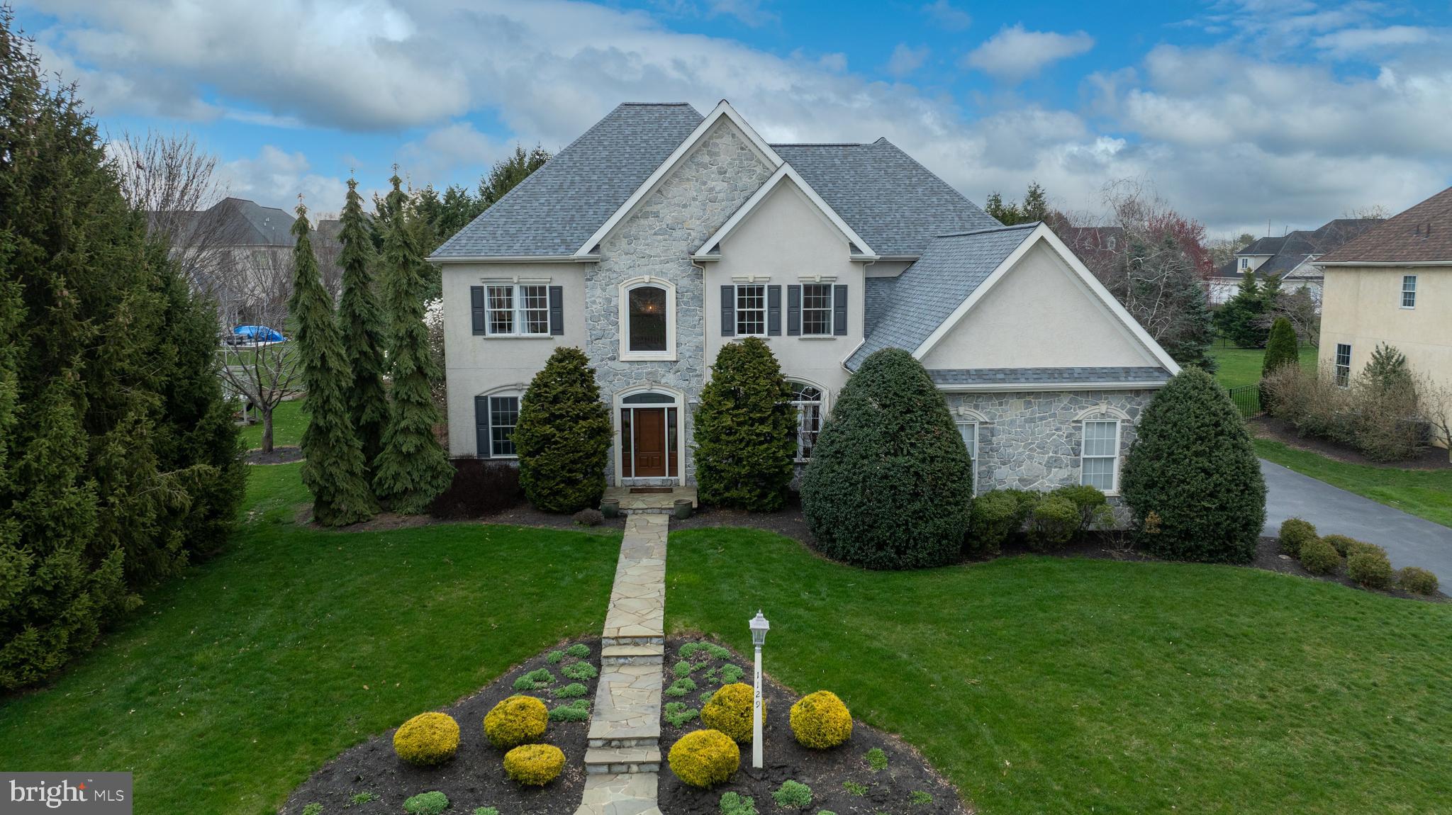 LAUREL POND NORTH - Residential