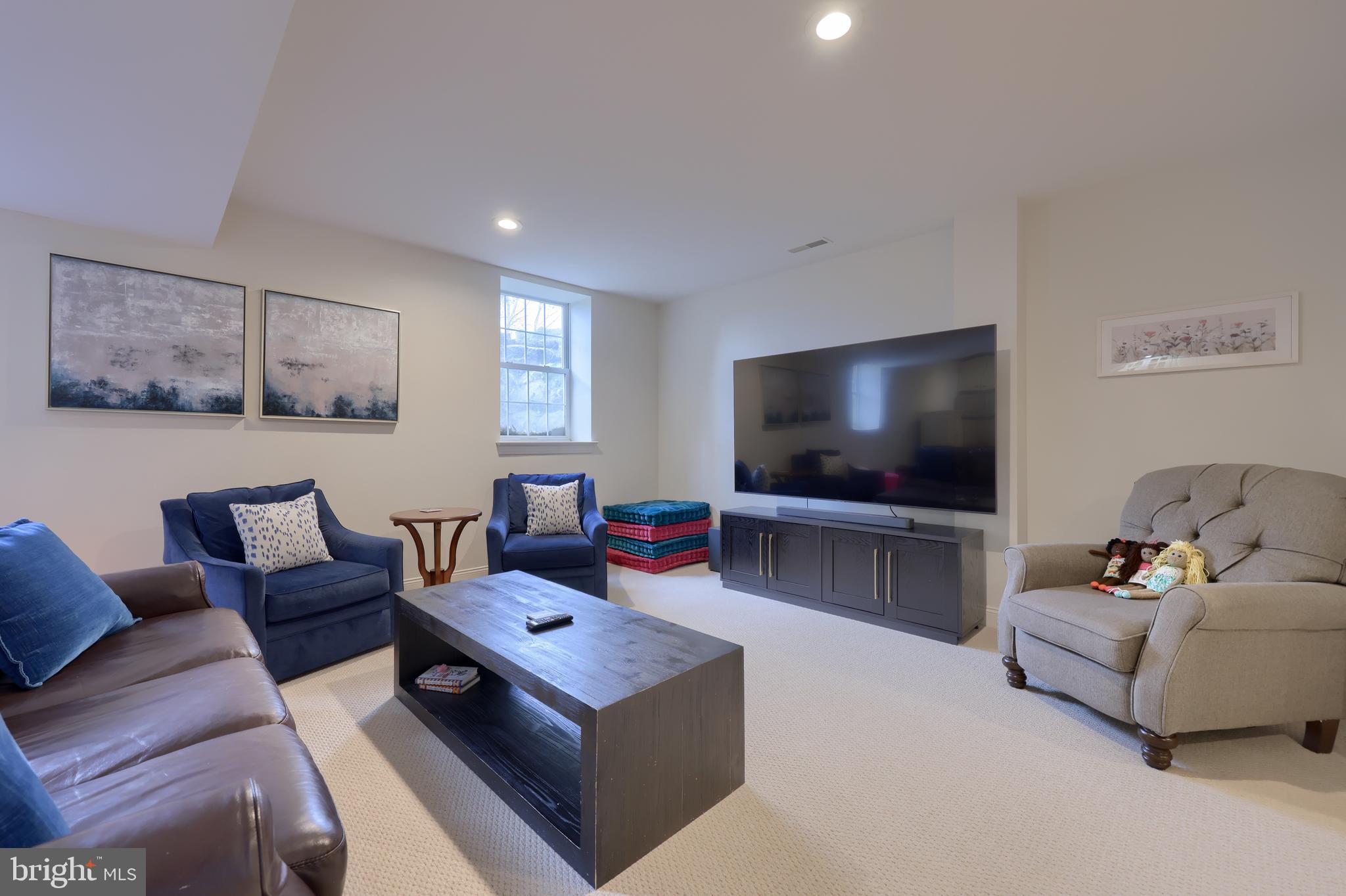 LAUREL POND NORTH - Residential