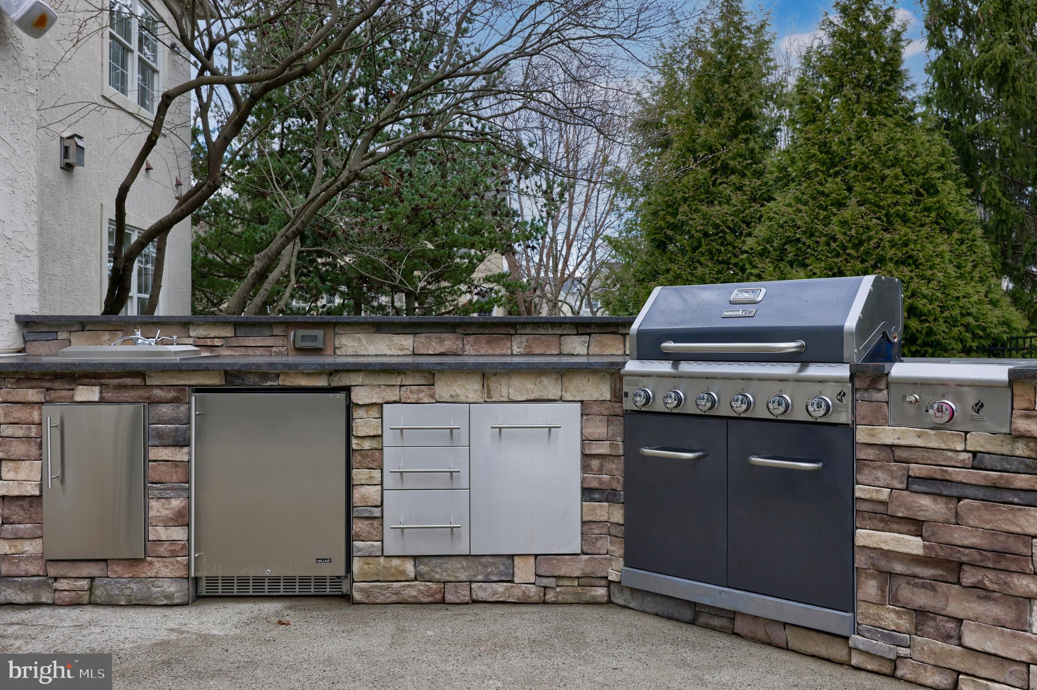 LAUREL POND NORTH - Residential