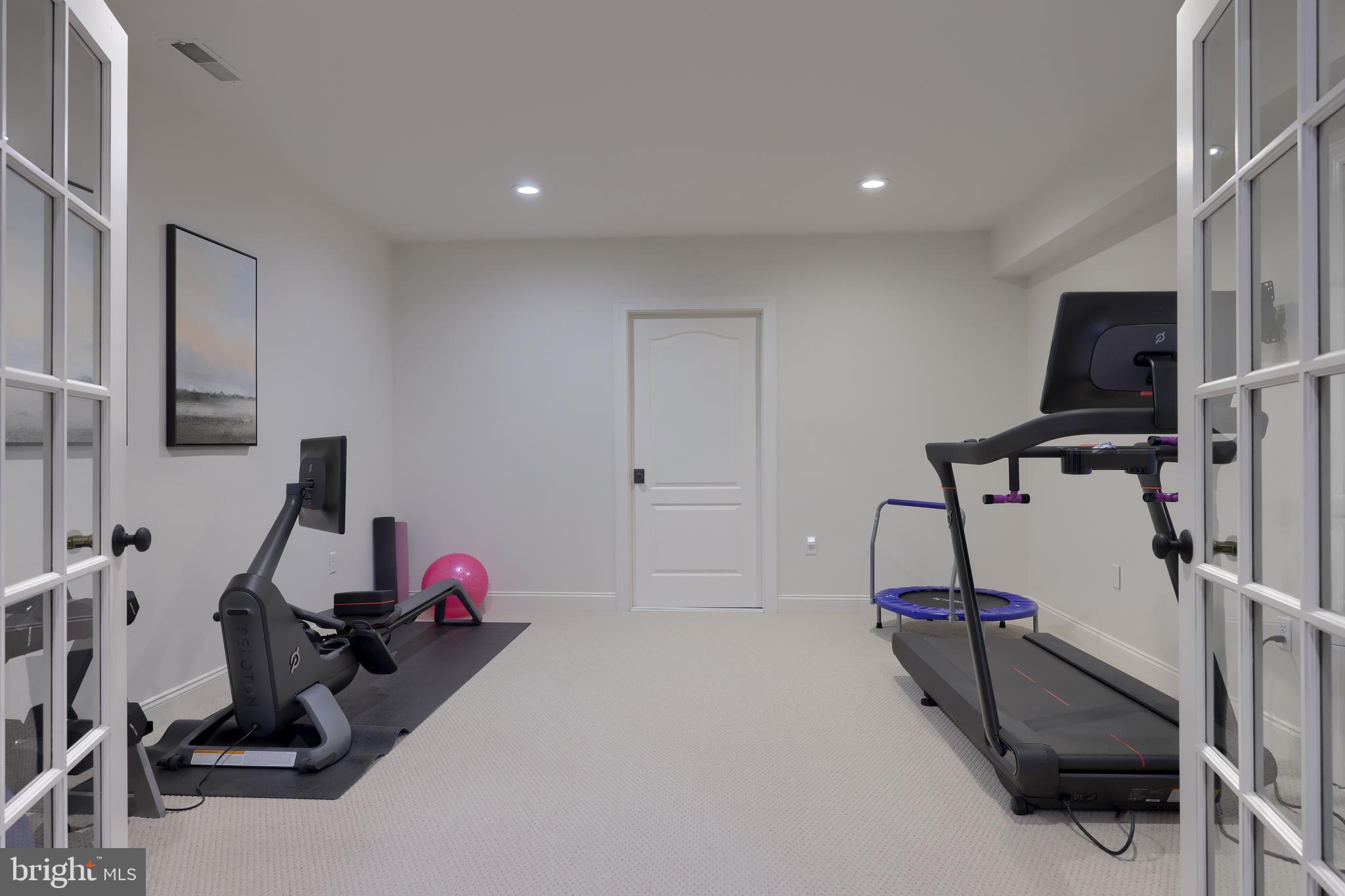 LAUREL POND NORTH - Residential