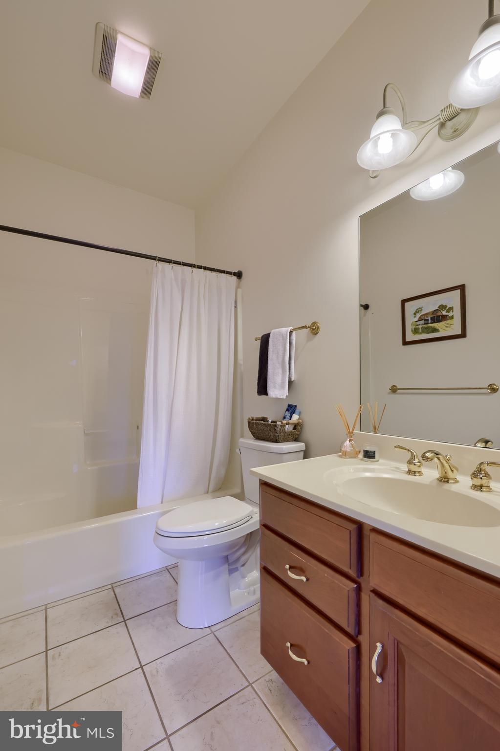 LAUREL POND NORTH - Residential