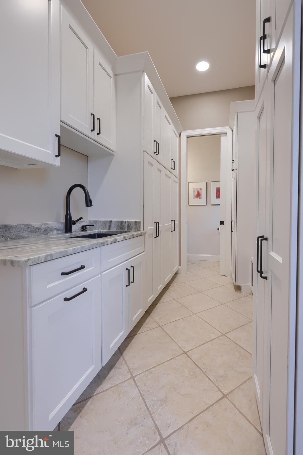 LAUREL POND NORTH - Residential