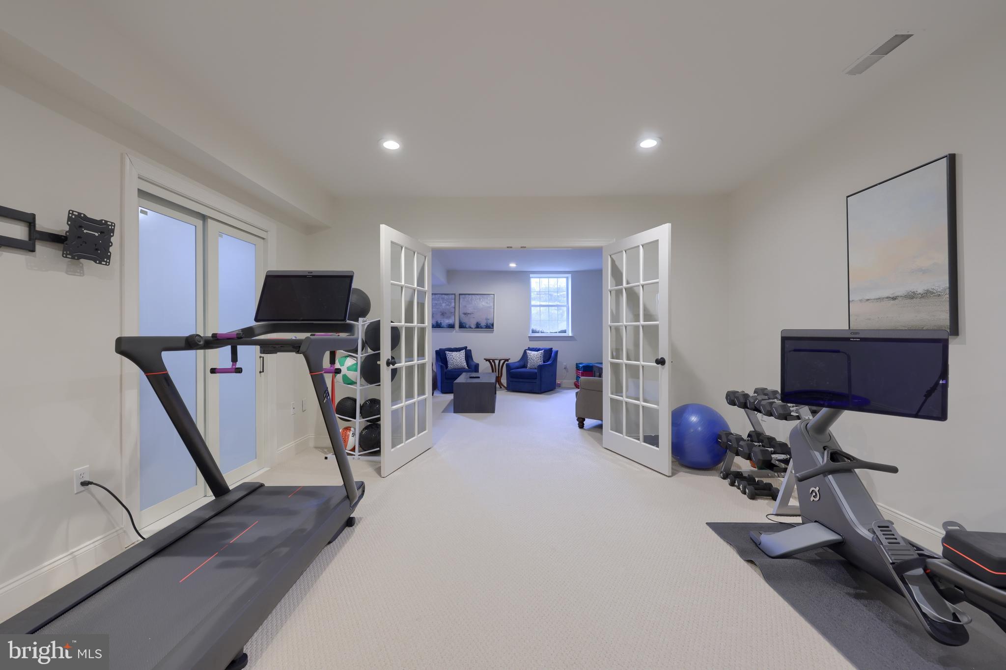 LAUREL POND NORTH - Residential