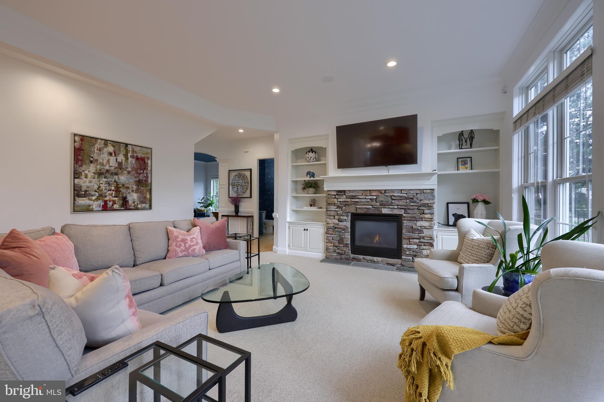 LAUREL POND NORTH - Residential