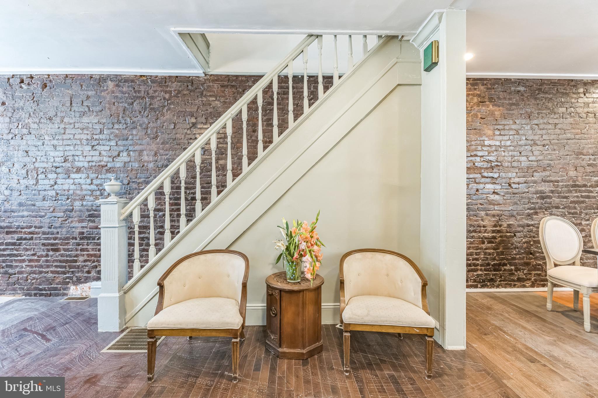 POINT BREEZE - Residential