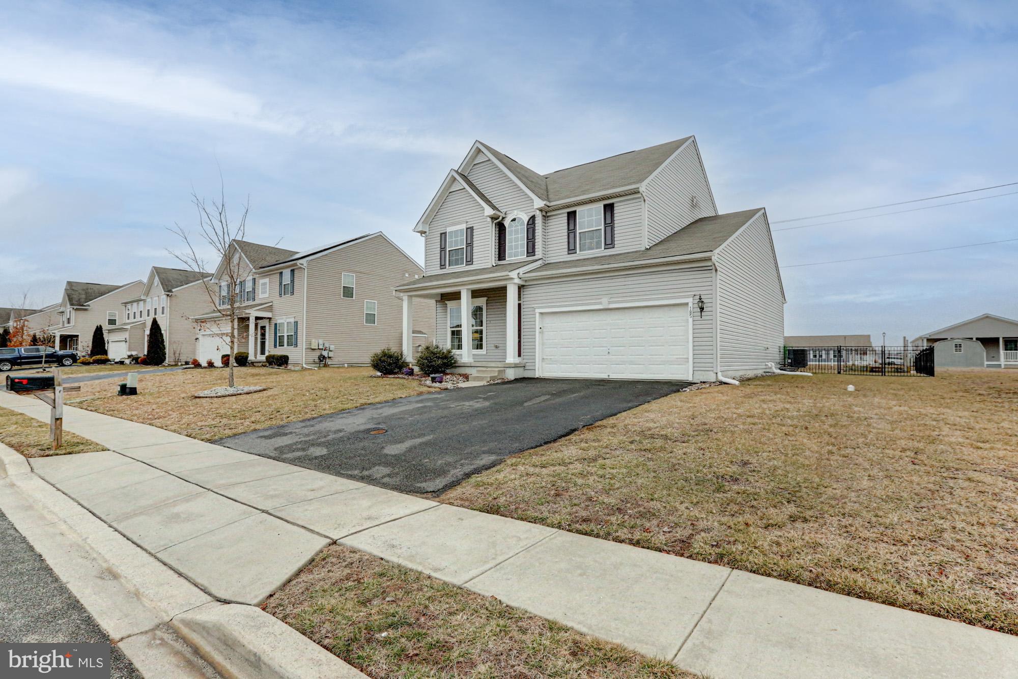 185 CLIMBING VINE AVENUE