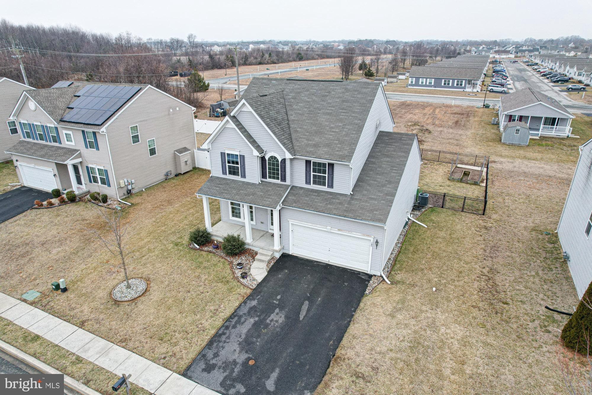 185 CLIMBING VINE AVENUE