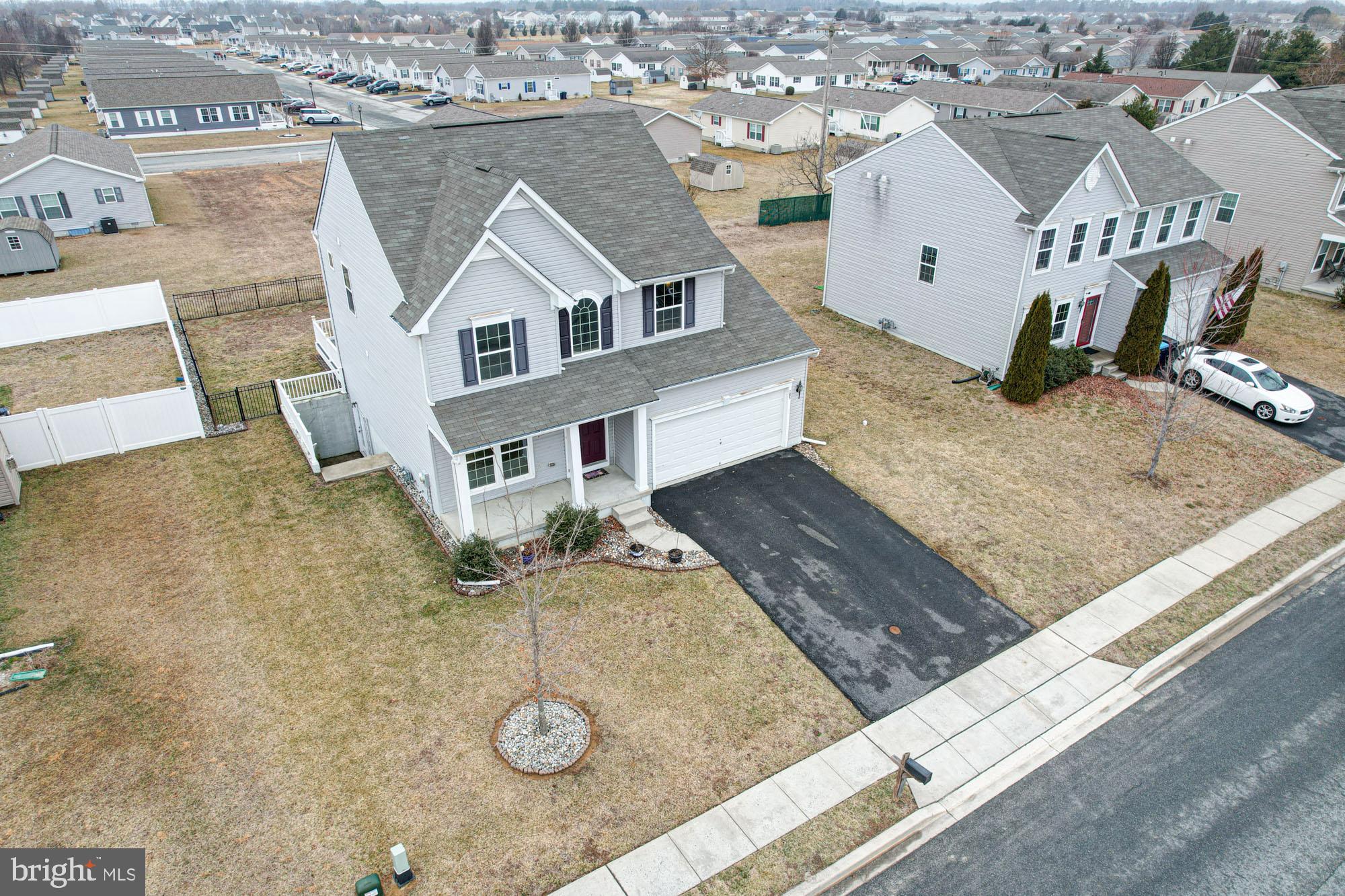 185 CLIMBING VINE AVENUE