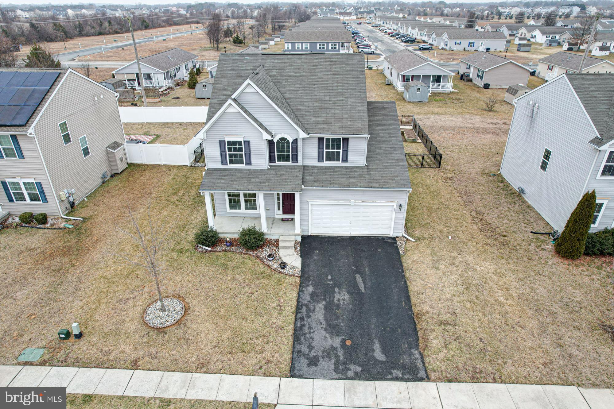 185 CLIMBING VINE AVENUE