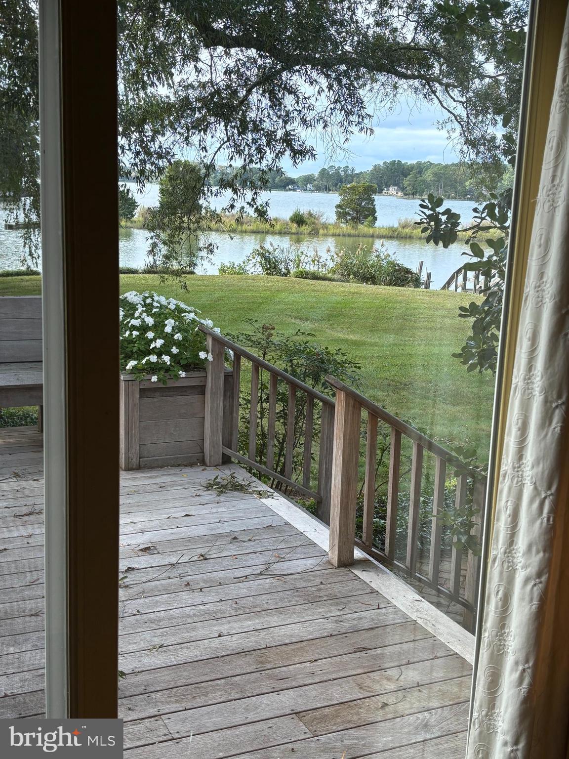 BAILEYS NECK - Residential