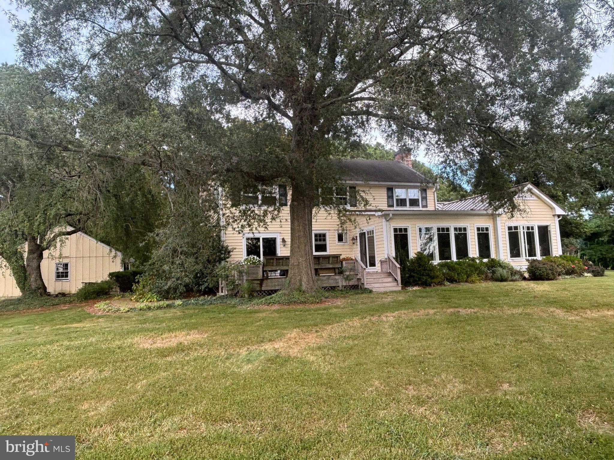 BAILEYS NECK - Residential